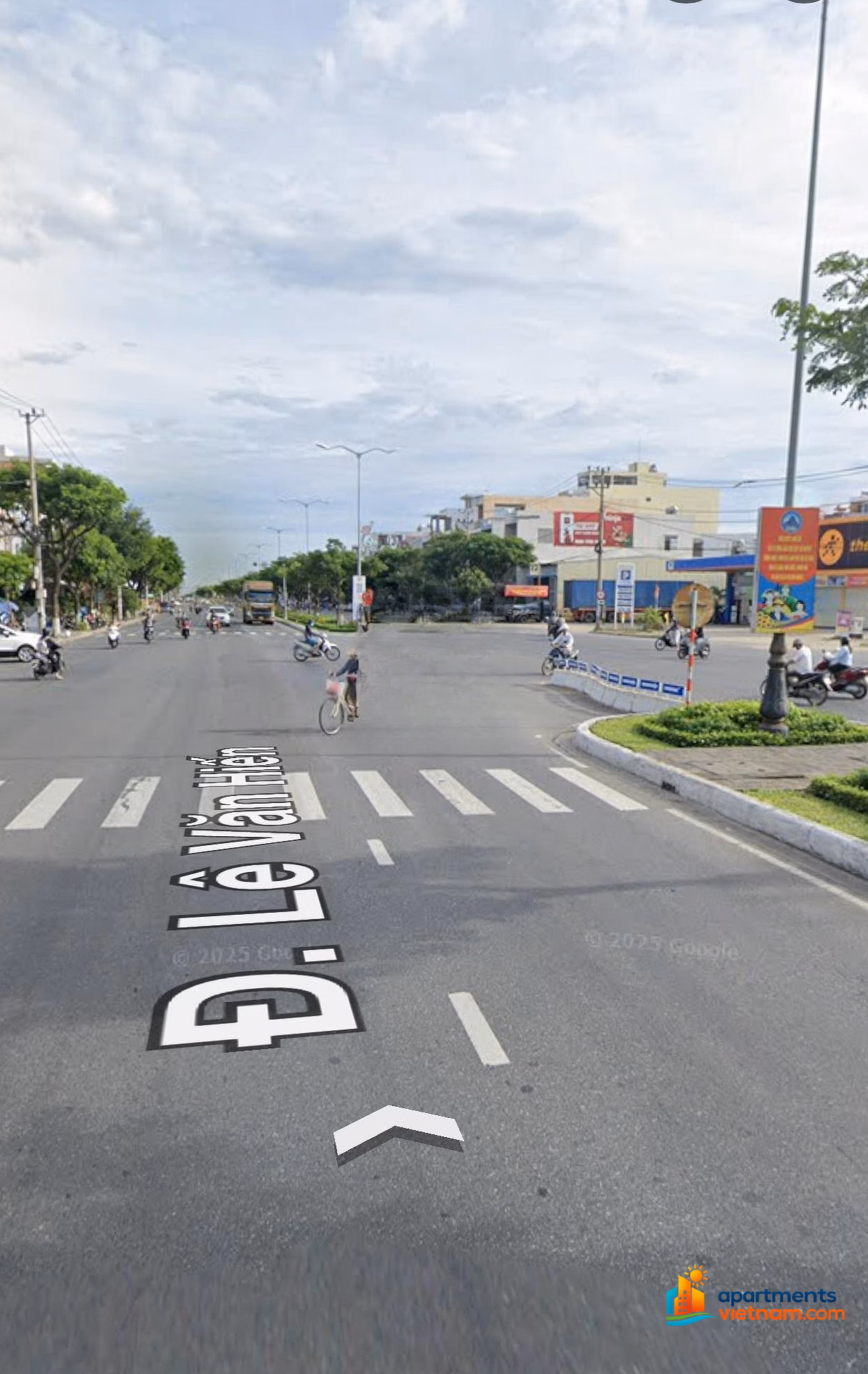 Selling land and giving away a 2-storey house on Le Van Hien street, Ngu Hanh Son, Da Nang. Close to Tran Quoc Hoan