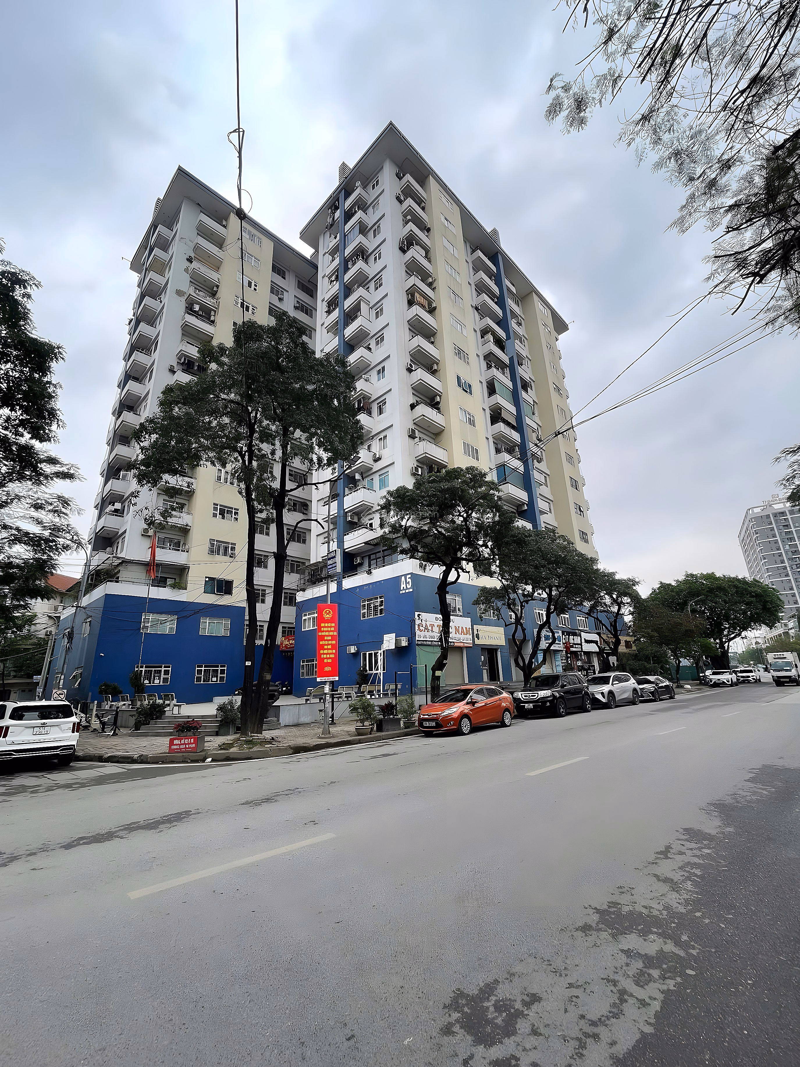 Rare! Apartment for sale A9 Dai Kim Hoang Mai: 44m2, 2-bedroom book 3 billion 39 2-bedroom house, corner lot, super airy
