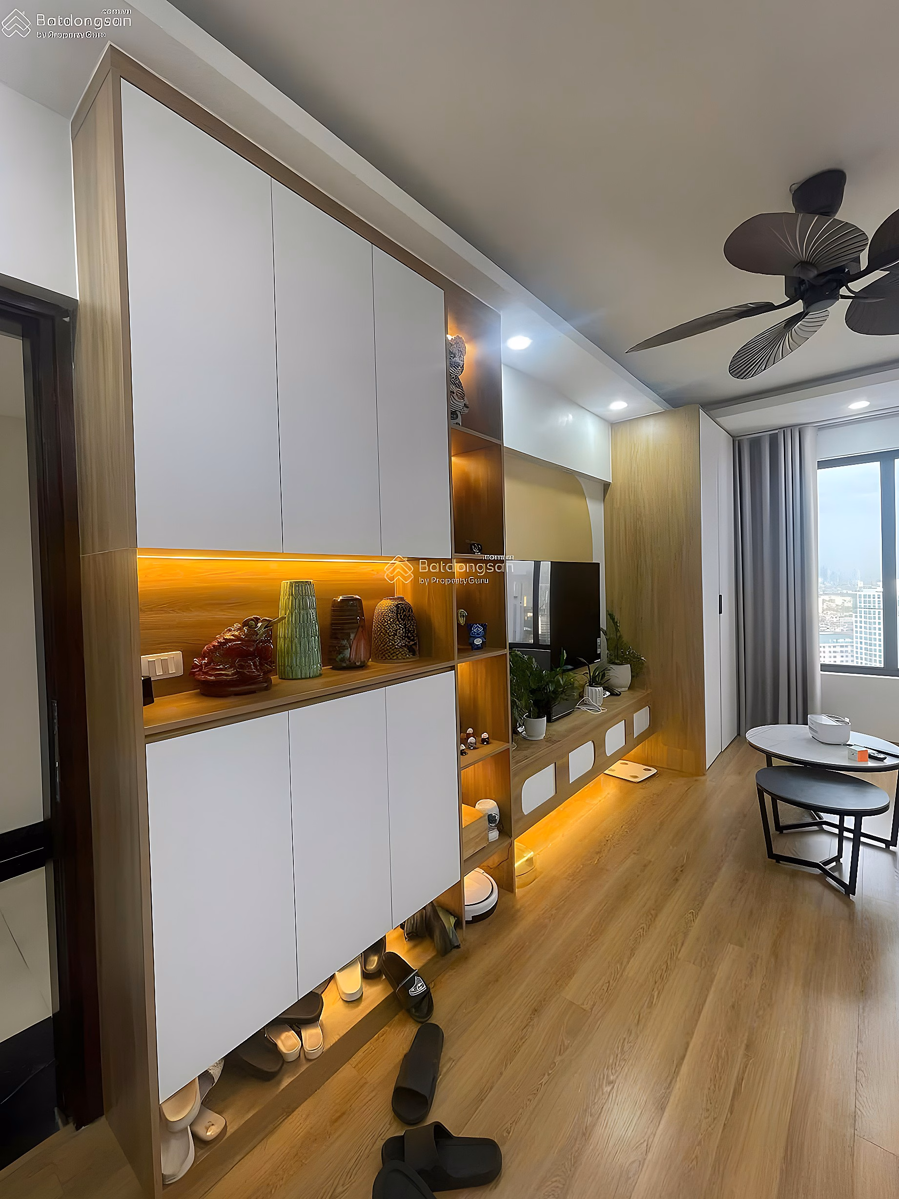 Green Stars CC for sale, Pham Van Dong, area 68m2, middle floor, cool direction, full furniture, price 5.5 billion