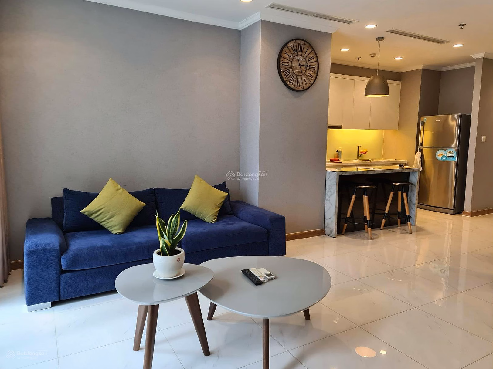 Super good price for rent 3 bedrooms Vinhomes Central Park, full luxury furniture, nice airy view