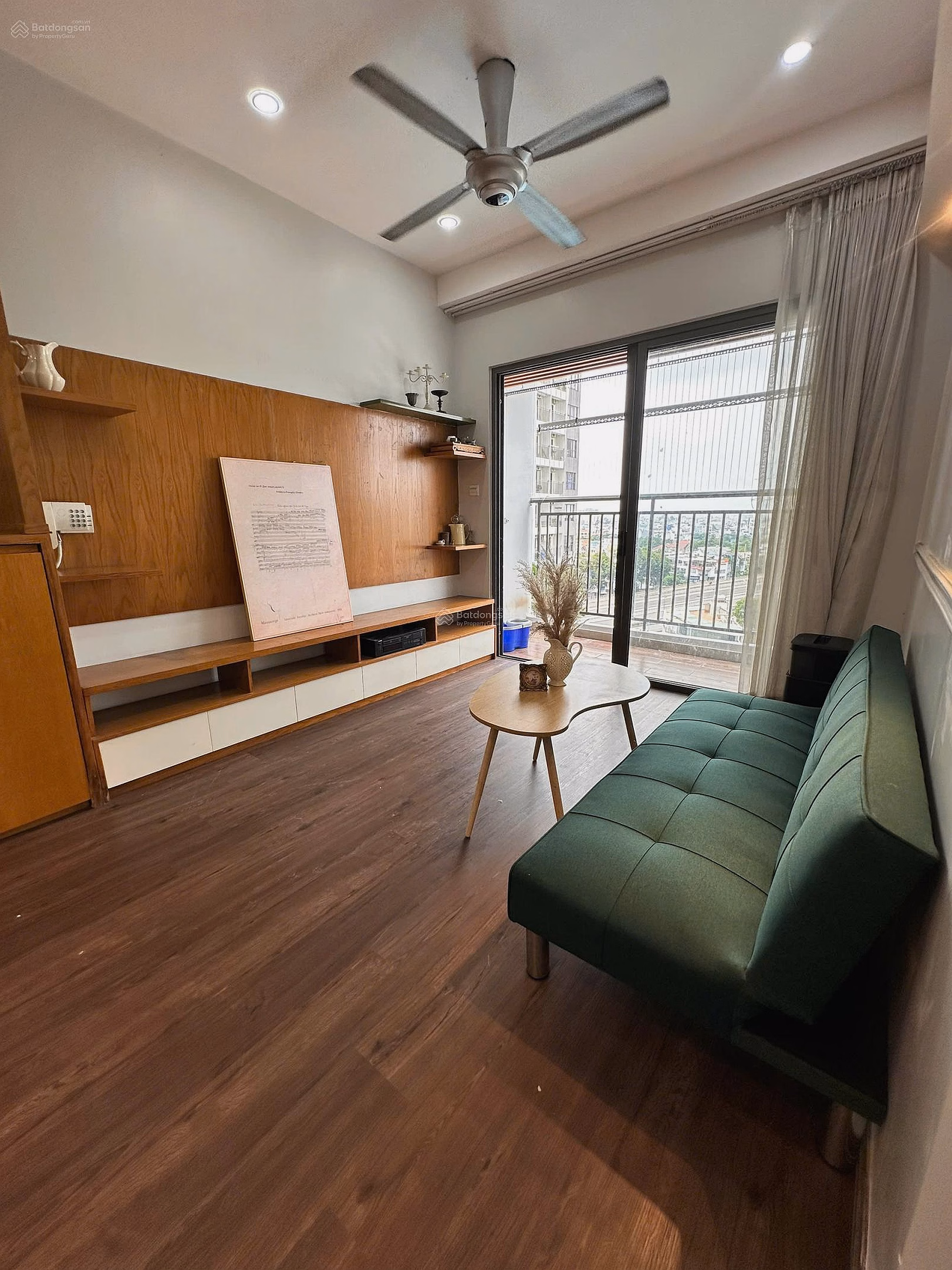 Selling 3 bedrooms corner 105m2 price only 9.9 billion river view The Sun Avenue Mai Chi Tho