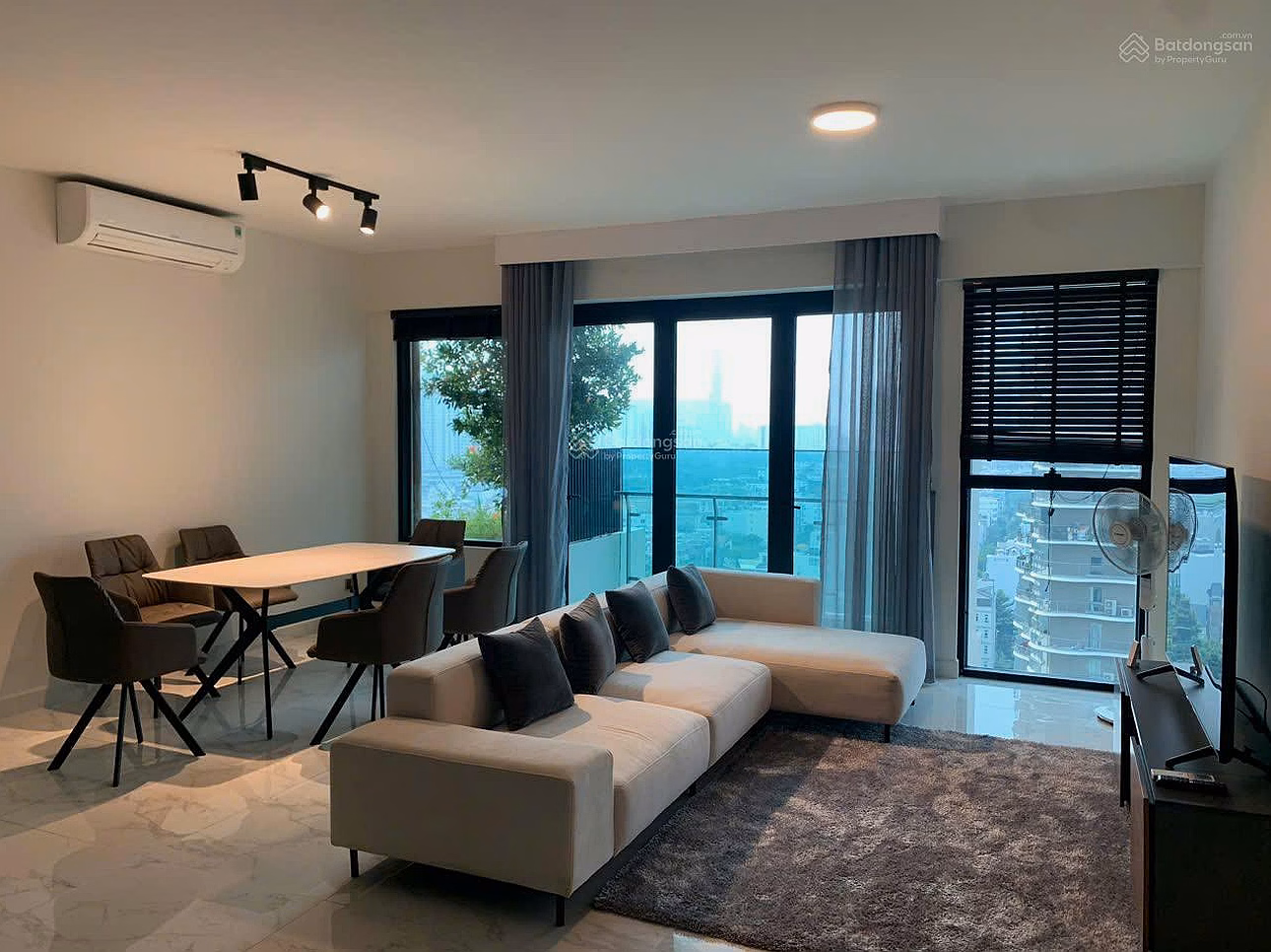The owner sent Feliz En Vista 4 bedroom 4 bathroom apartment for sale for 27 billion