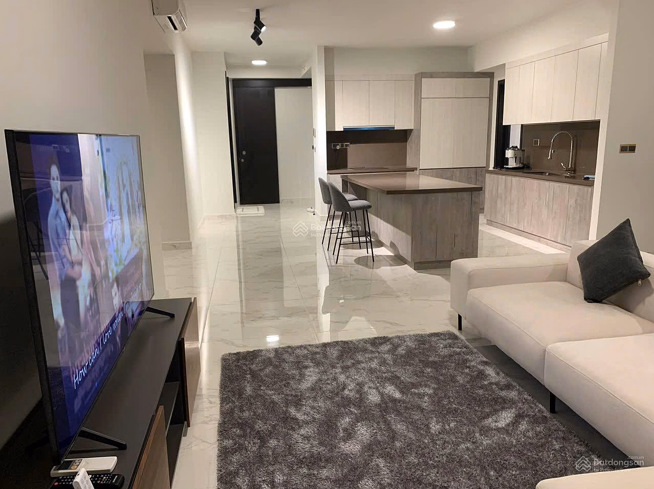 The owner sent Feliz En Vista 4 bedroom 4 bathroom apartment for sale for 27 billion