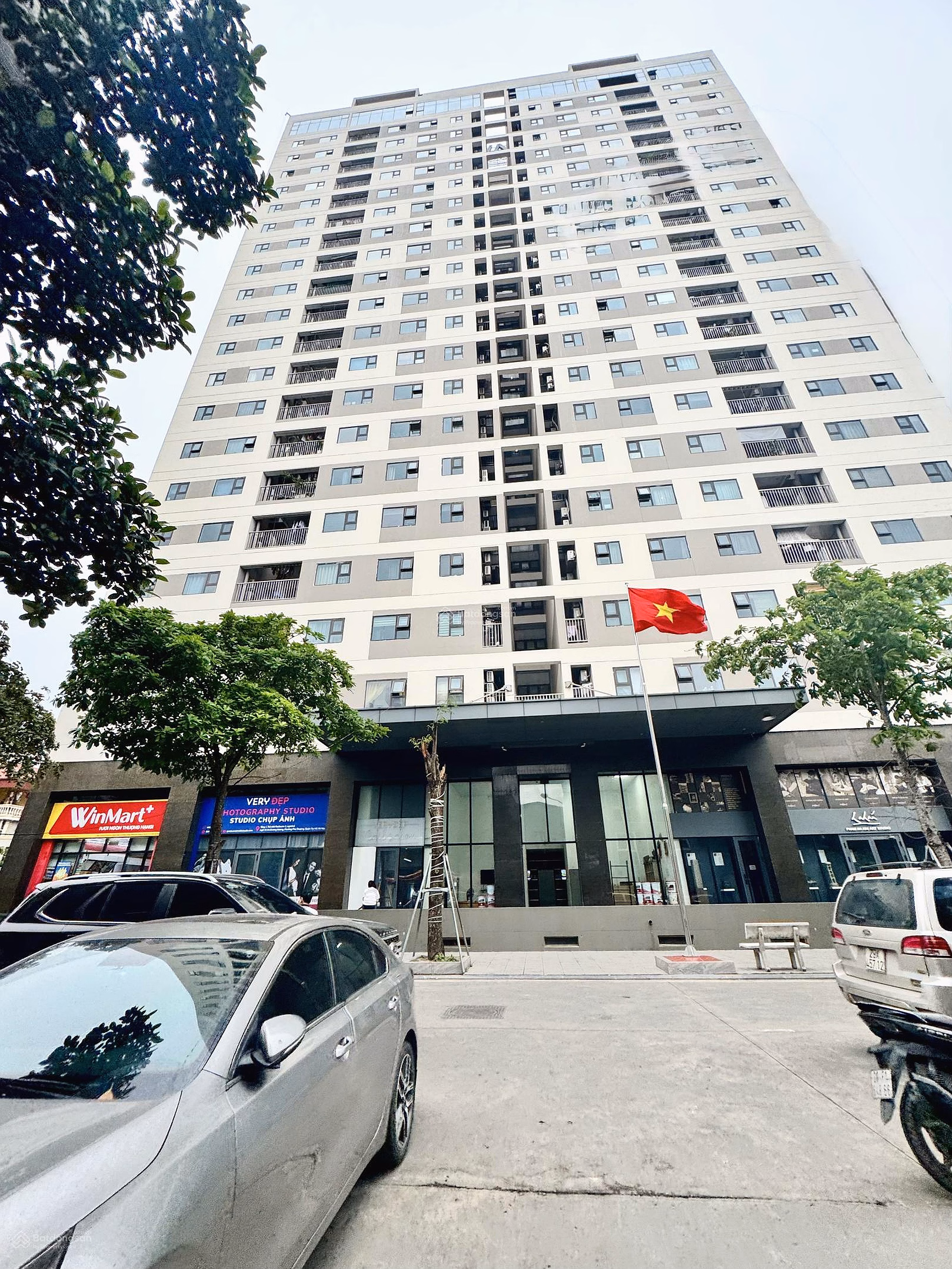 Selling 65m2 apartment - Packexim building - Tay Ho - fully furnished - with car slot - price over 6 billion - rare apartment