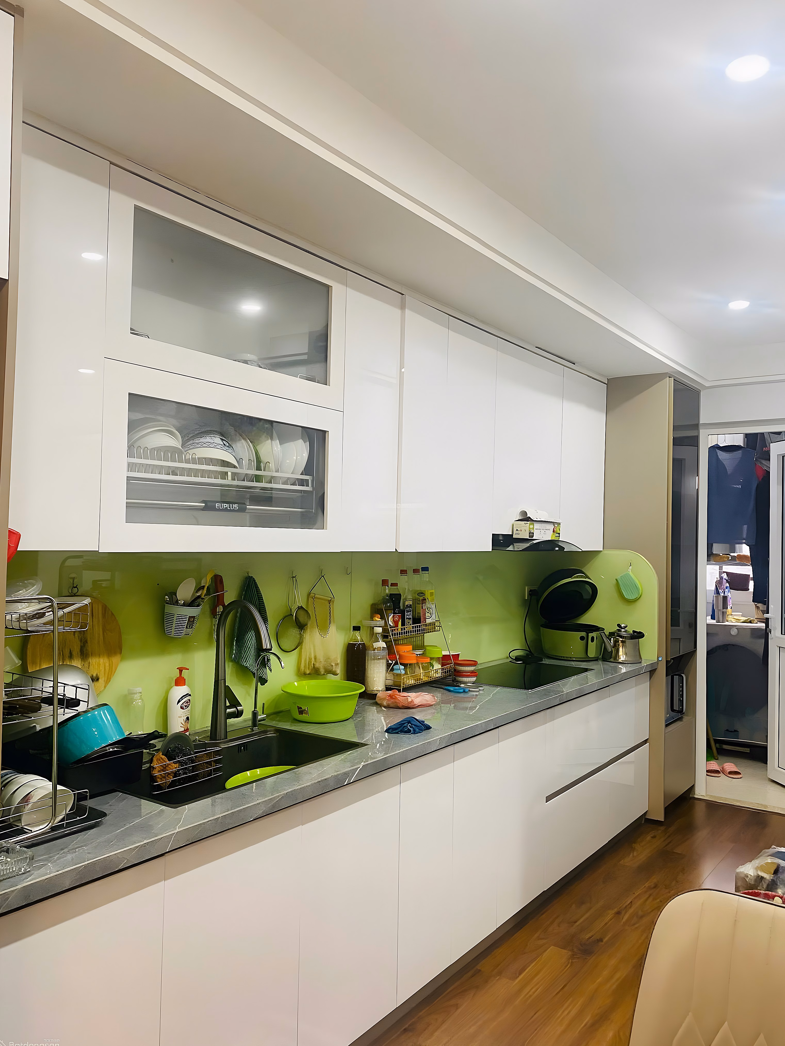 Transfer of apartment building, 30T Nam Trung Yen, Cau Giay District, area: 75 m²