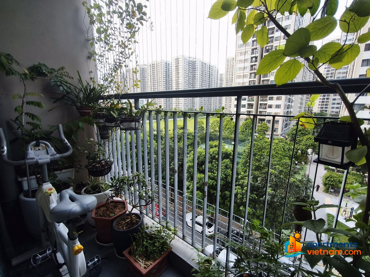The owner is selling 2 bedrooms and 1 with beautiful new furniture in building S2.19