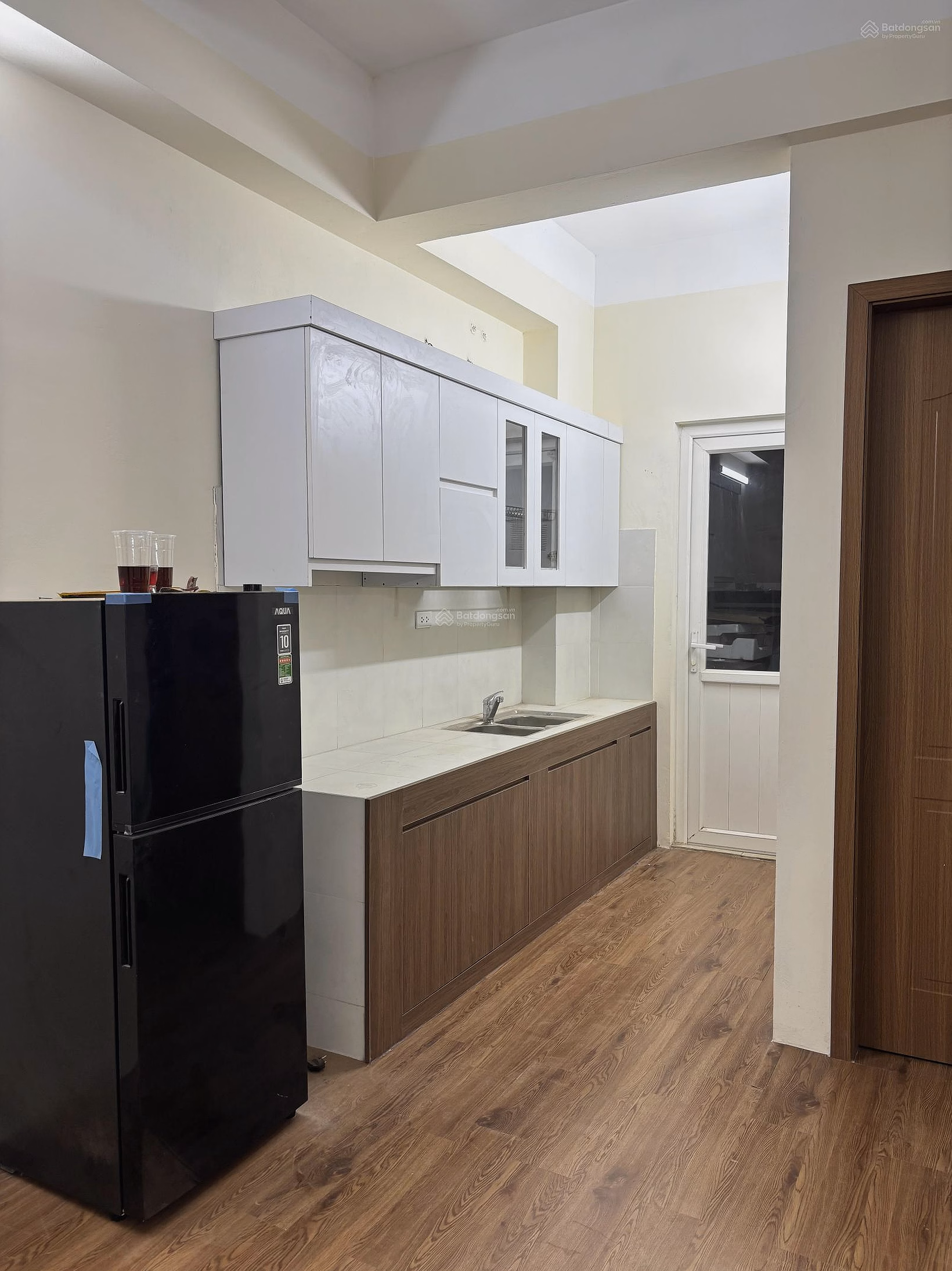Selling apartment 30 T, Nam Trung Yen urban area, district. Cau Giay, area: 44 m2