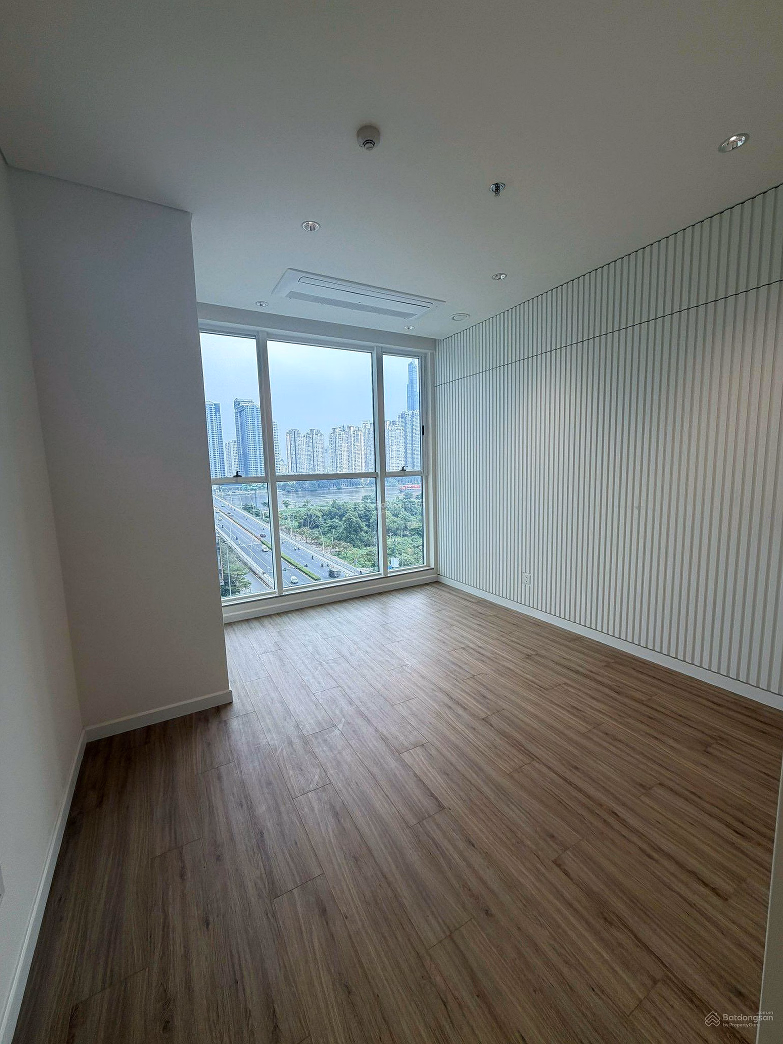 Apartment for rent with 2 bedrooms, 2 bathrooms, 89m2, good price at Thu Thiem Zeit River, Nguyen Co Thach, District 2, HCM