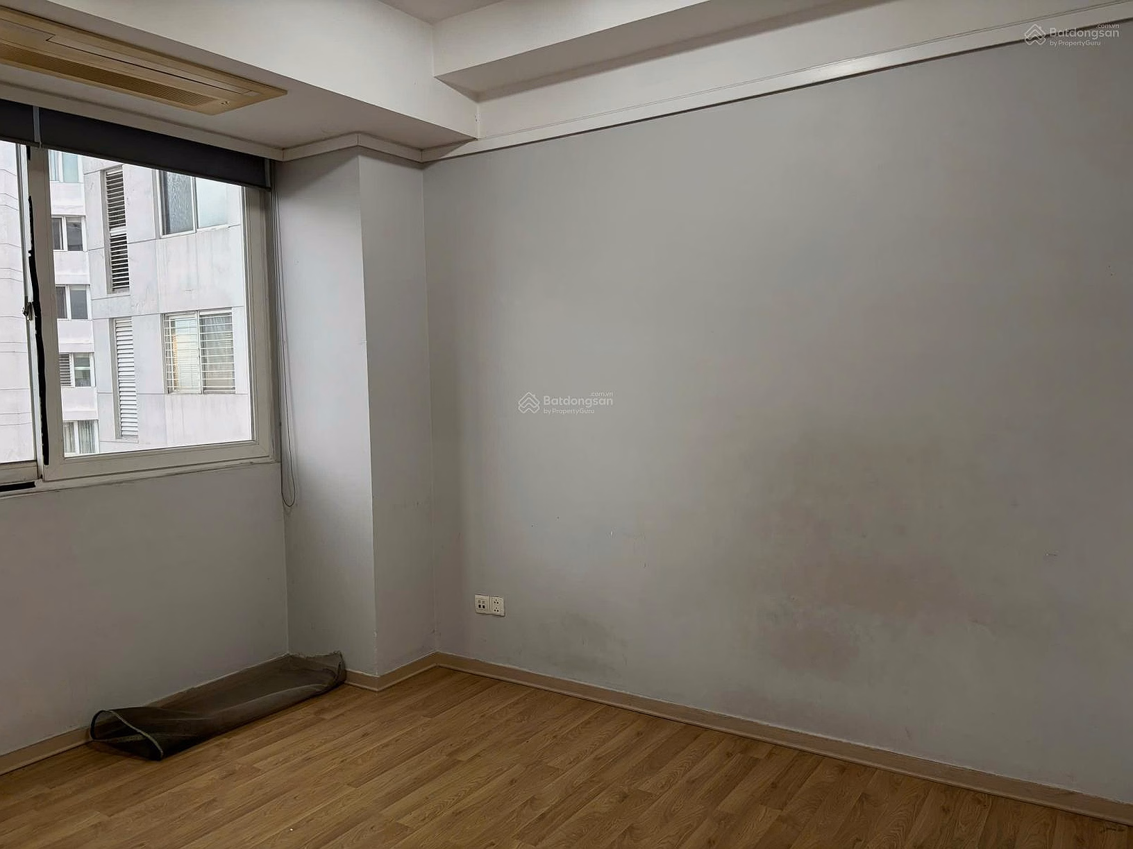 Owner needs to quickly sell 2 bedrooms Imperia An Phu, beautiful floor, cheap price, pink book available