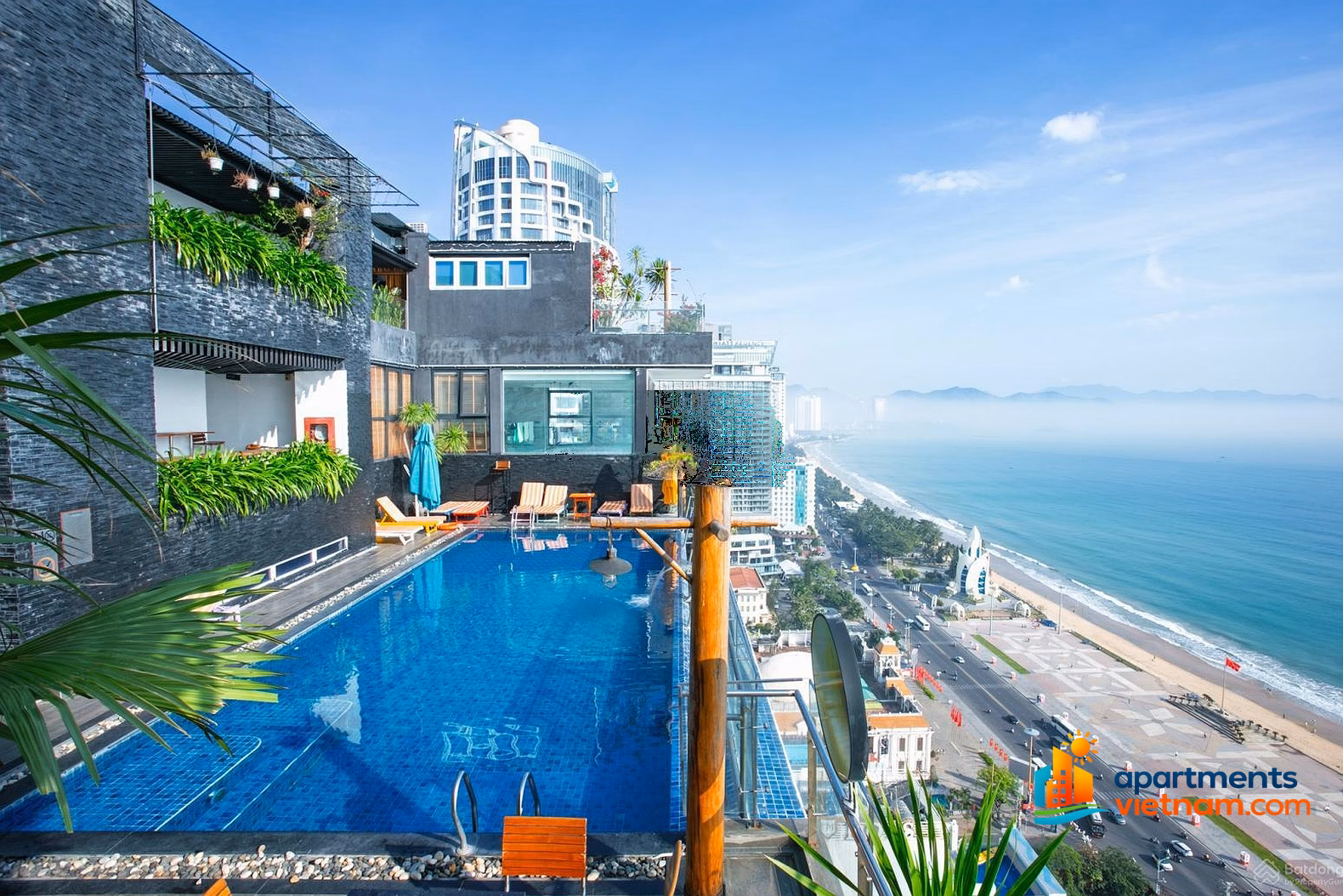 Maple 2-bedroom apartment with modern & comfortable living space with million-dollar sea view has a long-term pink book