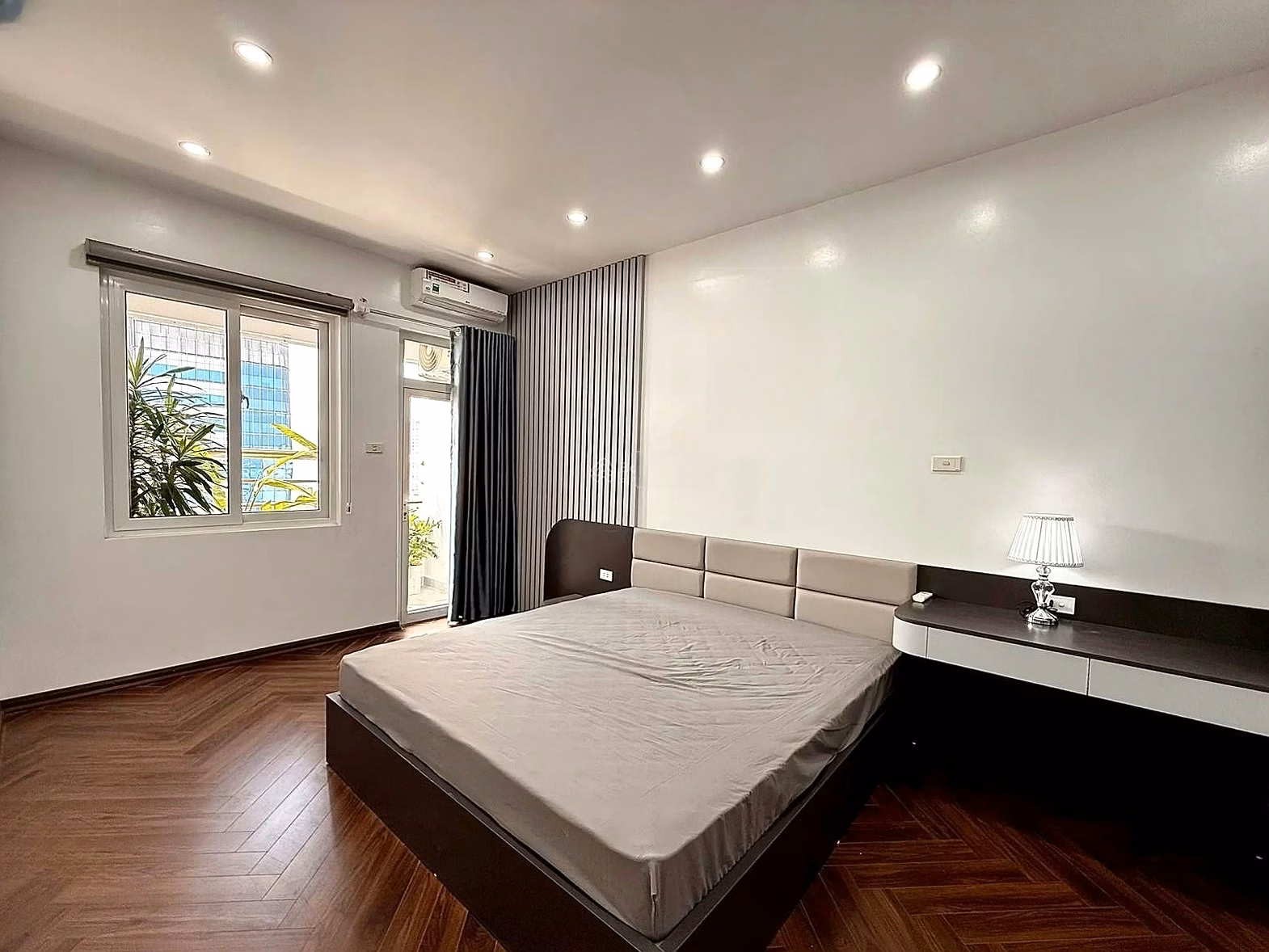 3 bedroom 2 bathroom apartment, building 335 Cau Giay, 90m, NTCB, price 7.95 billion standard price with TL 0936 833 ***