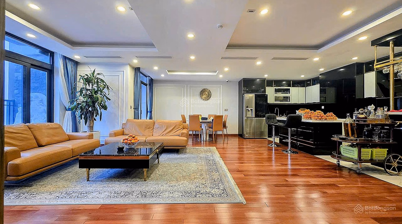 For sale CH Penthouse Duplex, corner unit, 2 open sides, 4 bedrooms, high-class furniture