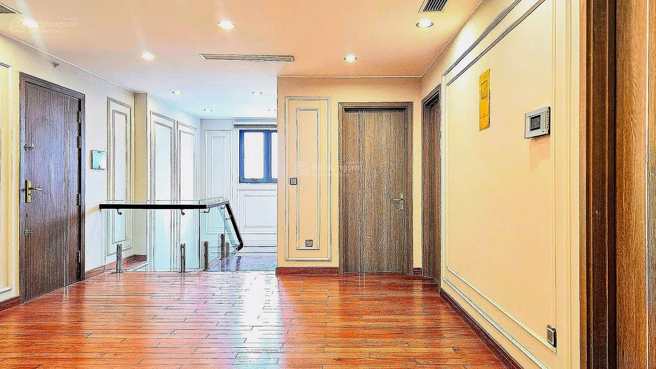 For sale CH Penthouse Duplex, corner unit, 2 open sides, 4 bedrooms, high-class furniture