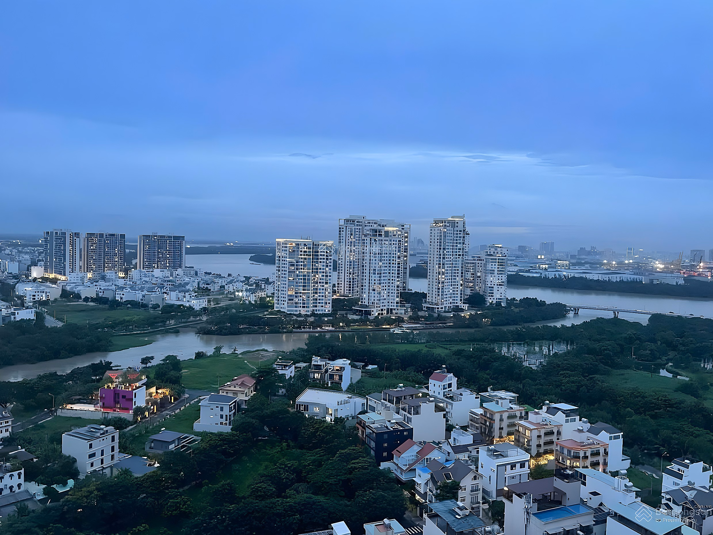 Owner needs to sell 2 bedrooms - 75 m2, price 6.97 billion The Sun Avenue, fully furnished, ready to book