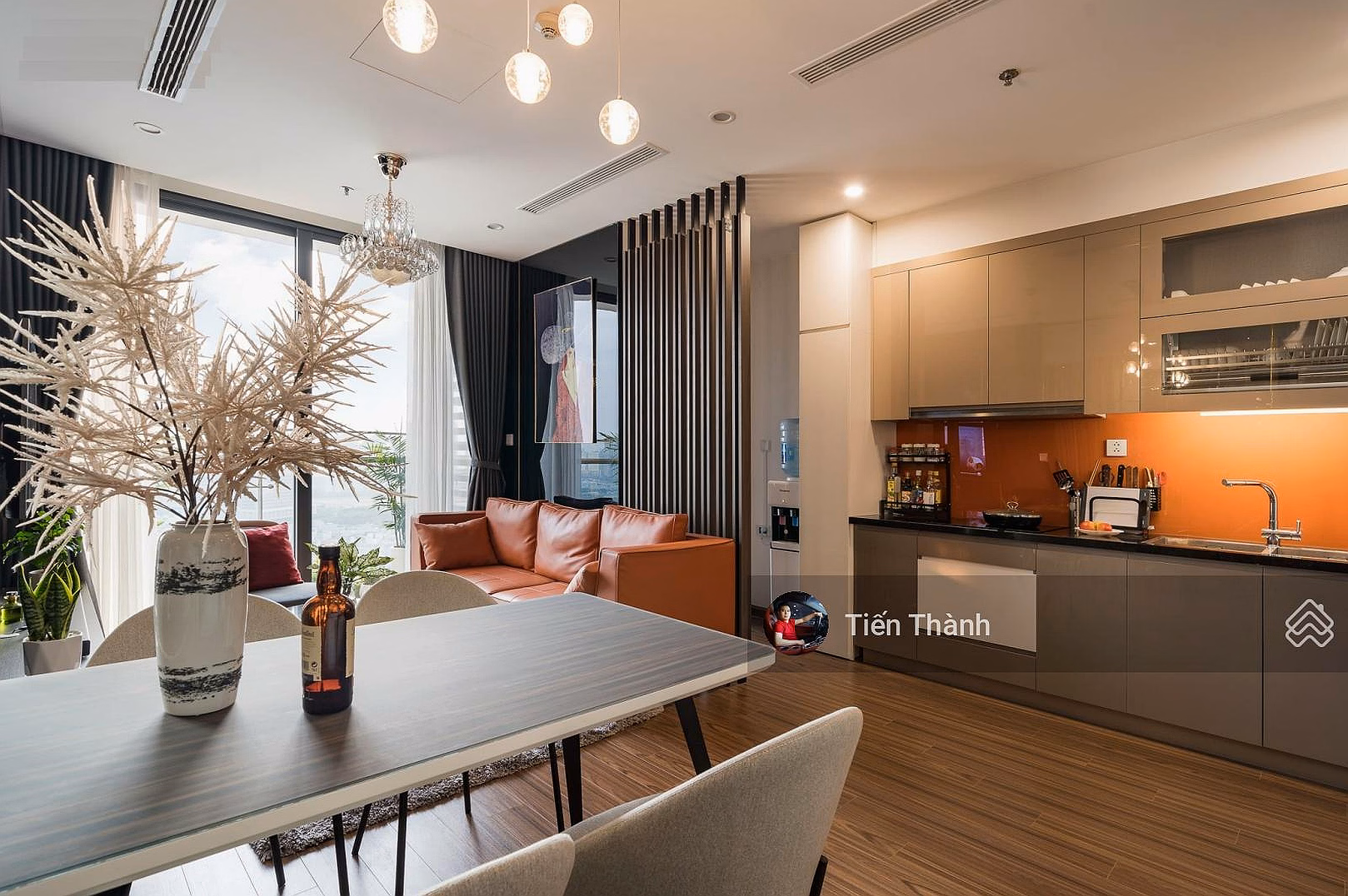 Urgent sale of Miss Watermark apartment 395 LLQ 100m2, 2 bedrooms, high floor, West Lake view, 12 billion. 0963 668 ***