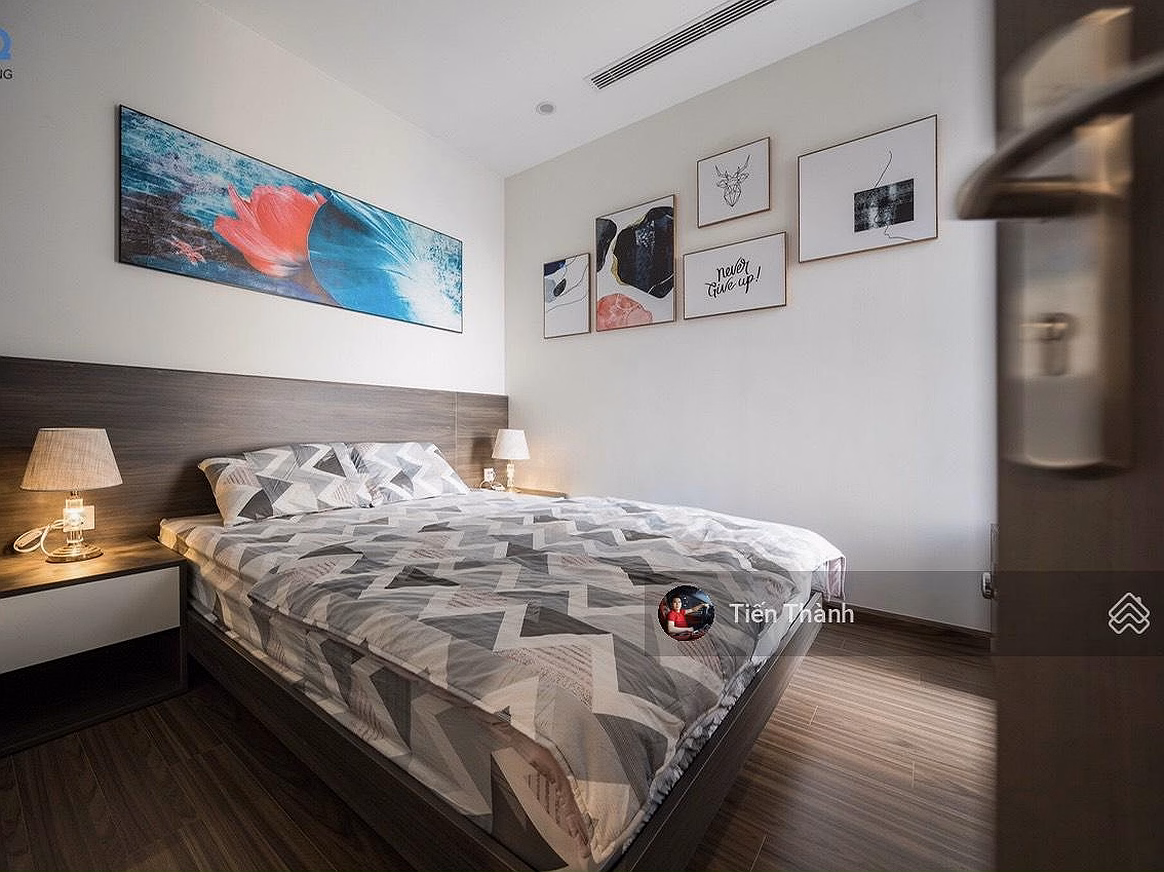 Urgent sale of Miss Watermark apartment 395 LLQ 100m2, 2 bedrooms, high floor, West Lake view, 12 billion. 0963 668 ***