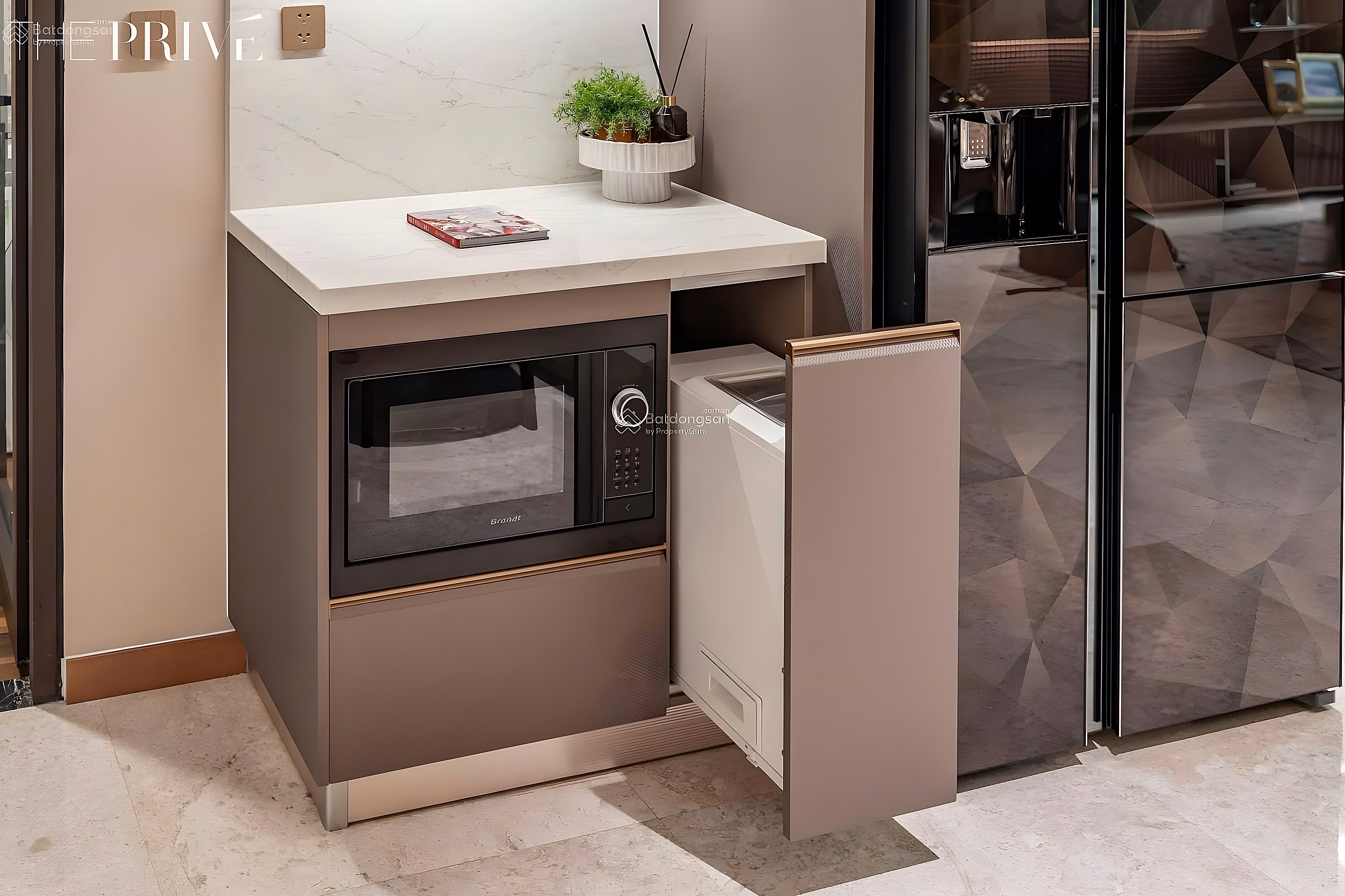 The Privé District 2 luxury apartment, exclusive shopping cart at good prices, only 10% deposit, sign sales contract until 2028 to receive the house