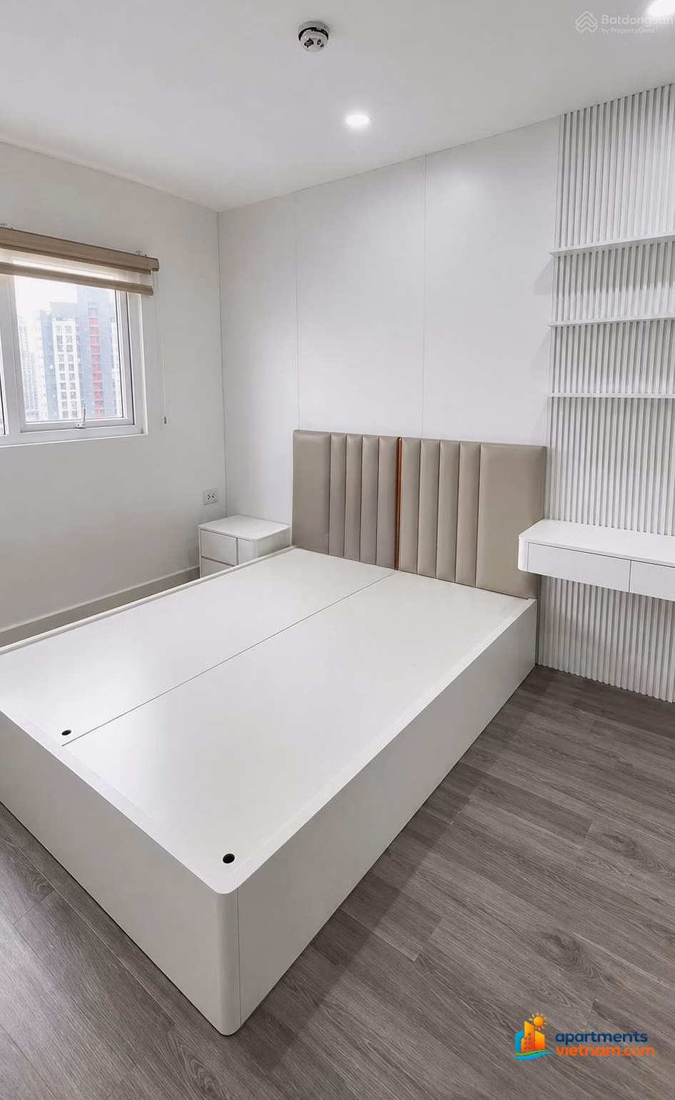 Super product - 2 bedroom apartment - 65m2, CT3 Nghia Do building. Full, new, super beautiful interior
