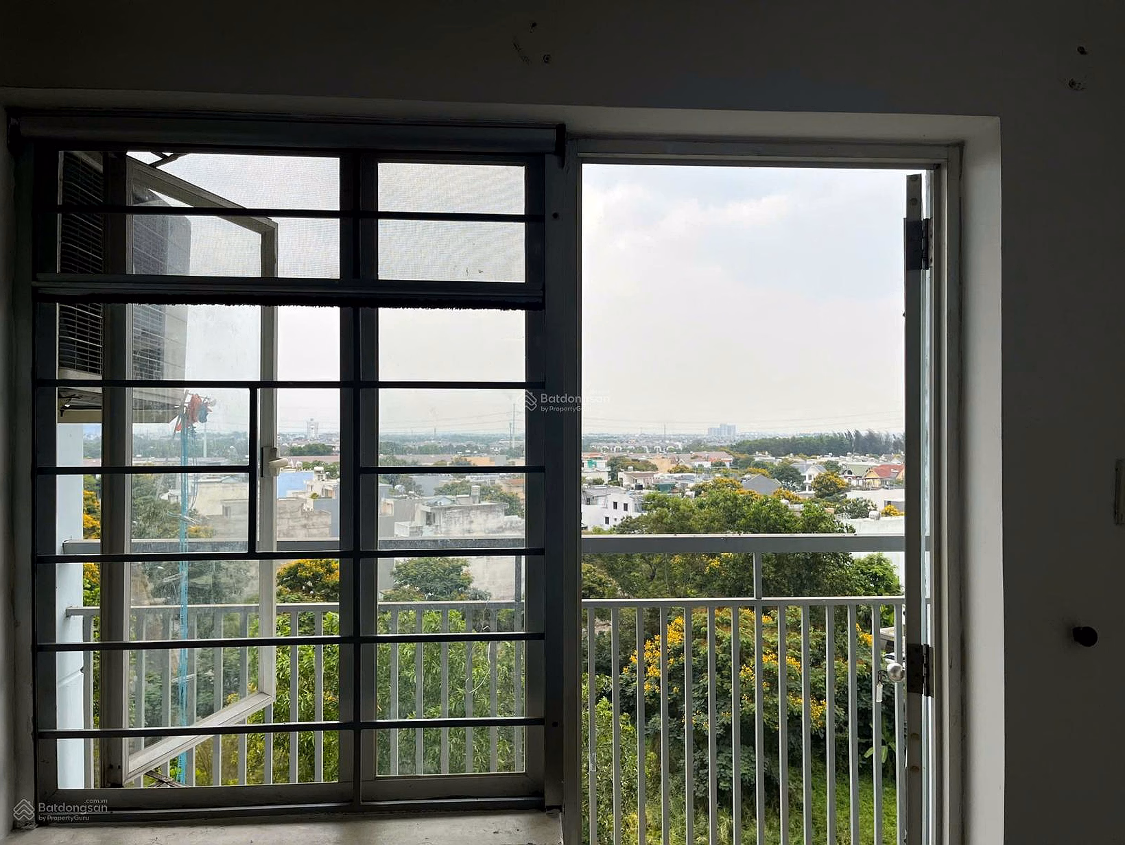 Selling Ehome 2 apartment, 65m² 2 bedrooms 2 bathrooms with balcony, Thu Duc City