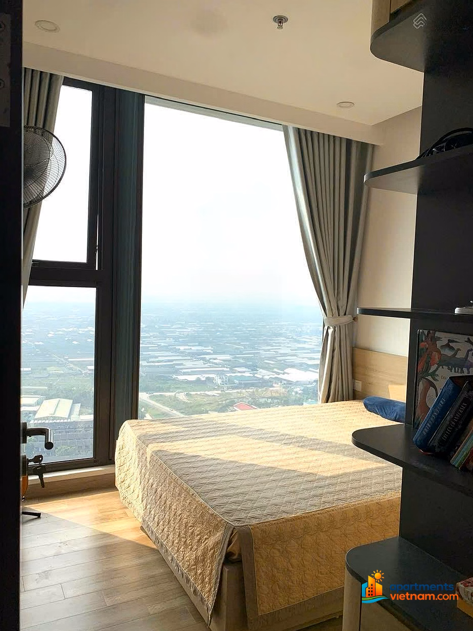 Owner offers to sell 2 bedroom 1 bed apartment - Sol Forest Ecopark, fully furnished - good price