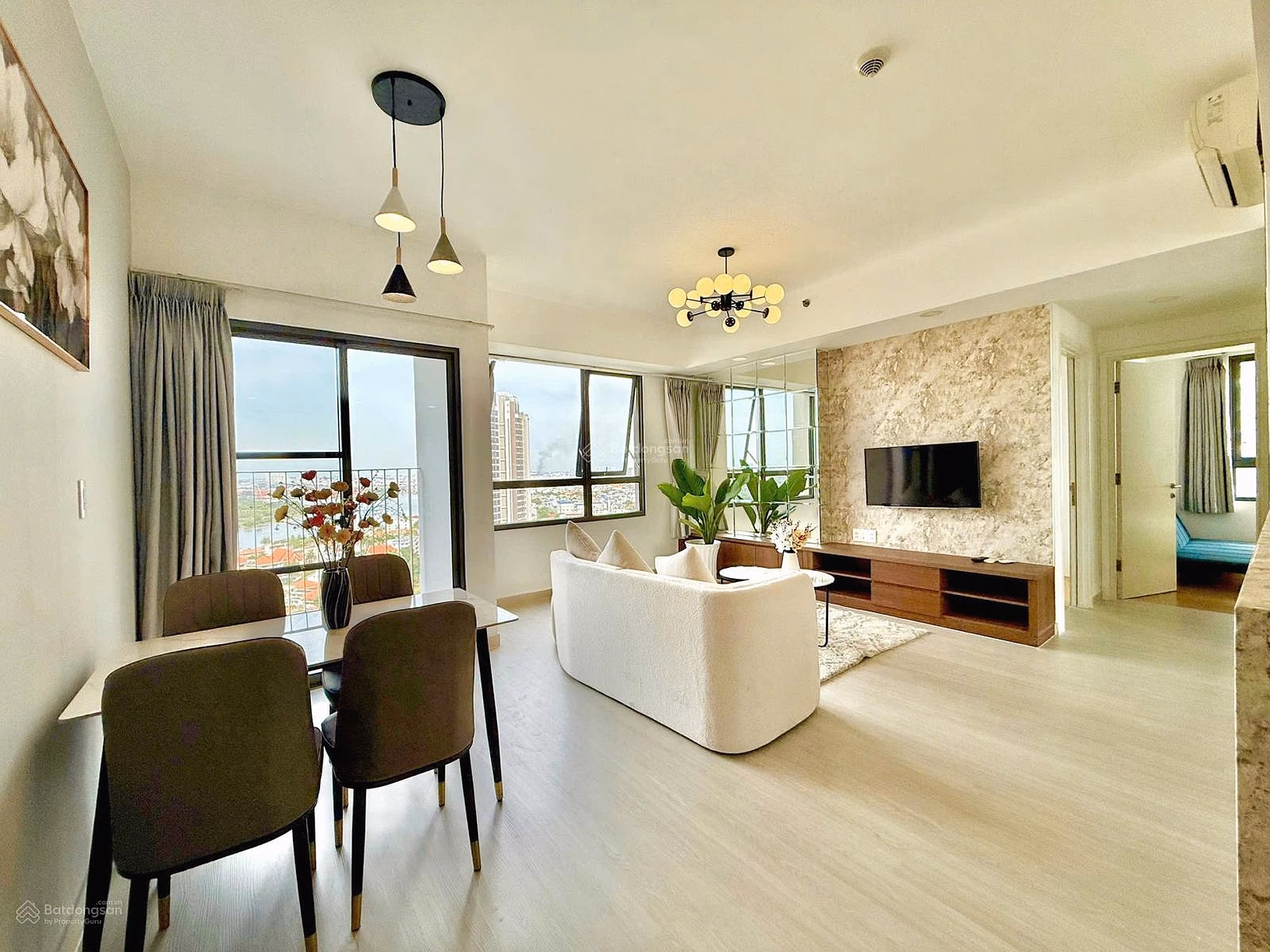The owner is overwhelmed - selling 2 bedrooms Masteri Thao Dien for only 7.2 billion bp. Super good price for investors***