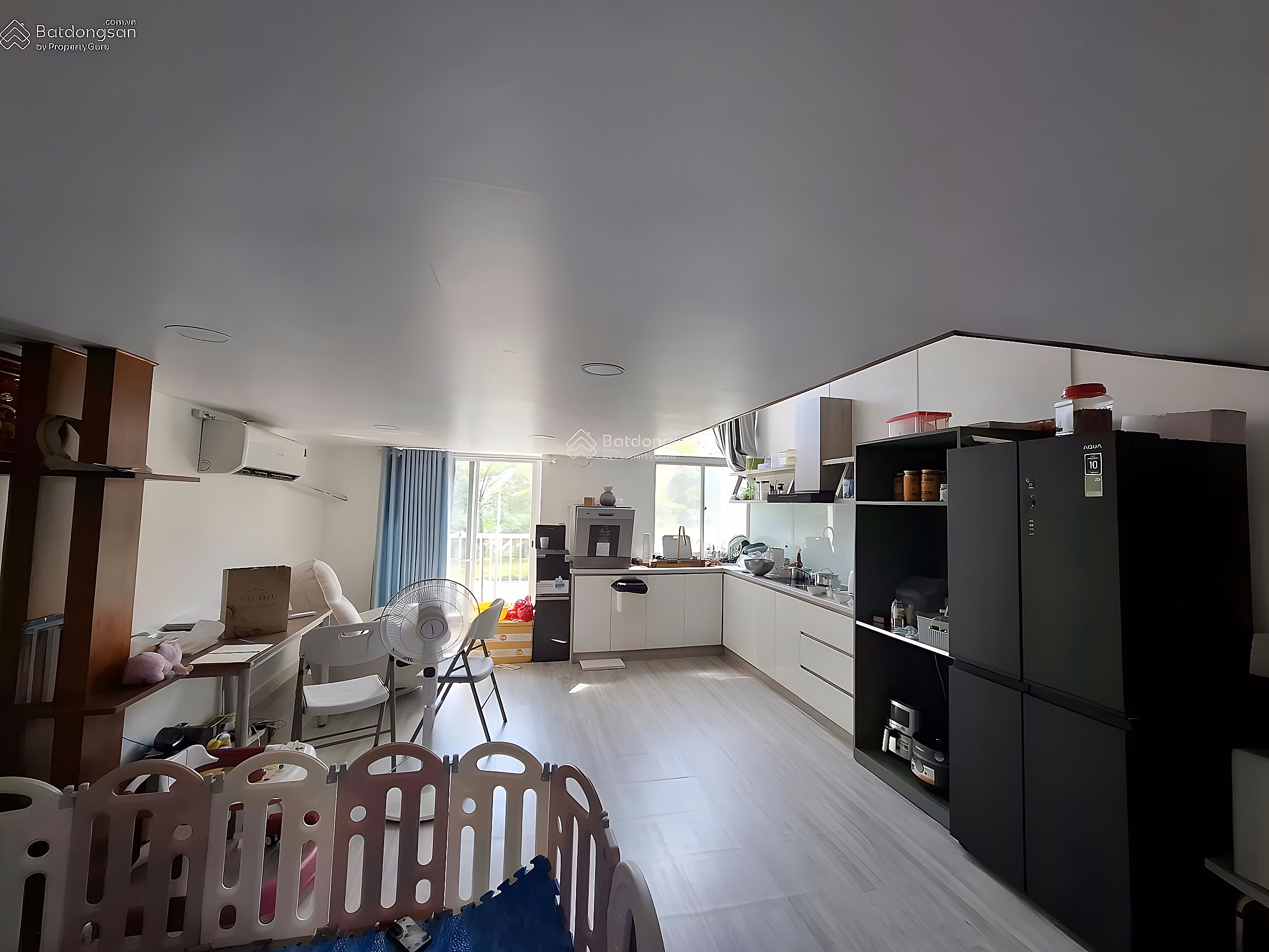Owner sells apartment on the first floor of Hung Vuong 1 apartment building, District 7, 2 bedrooms, full new furniture