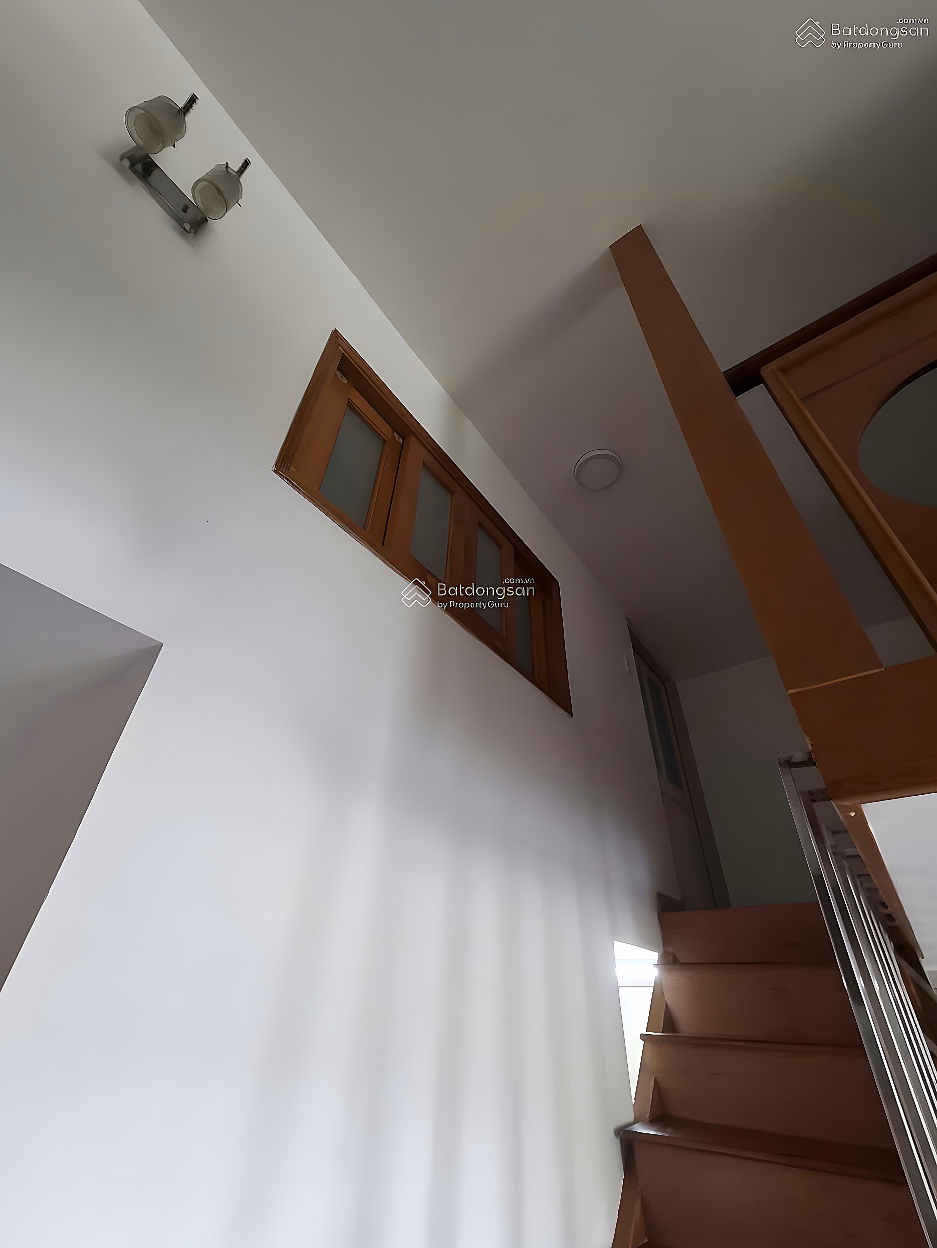 Owner sells apartment on the first floor of Hung Vuong 1 apartment building, District 7, 2 bedrooms, full new furniture
