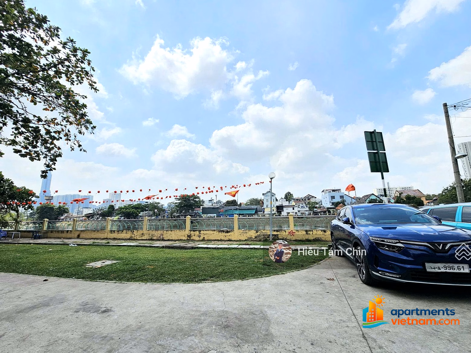 Investment opportunity, house 3m x 18m, 8m road for cars to park in front of the house