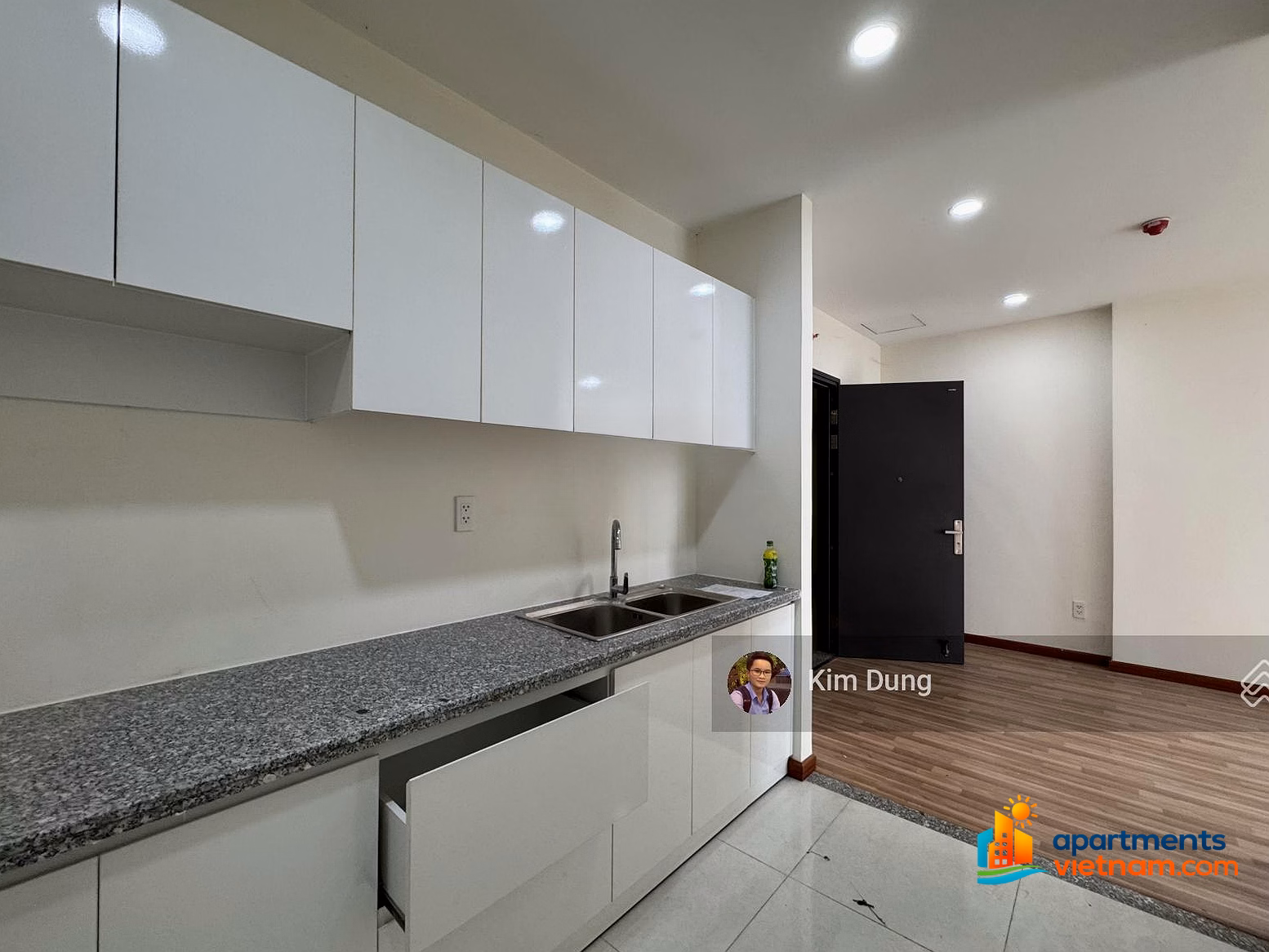 Selling Vo Van Kiet frontage apartment with 2 bedrooms Price 3.1 billion