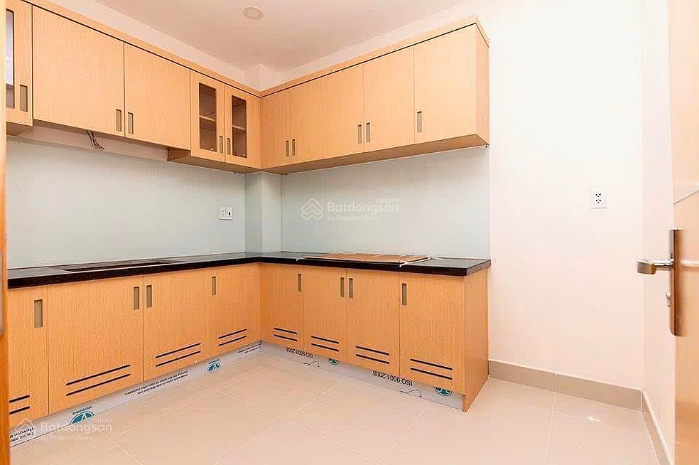 Going abroad so need to sell Him Lam Cho Lon apartment 97m² fully furnished - View house 0776 943 ***