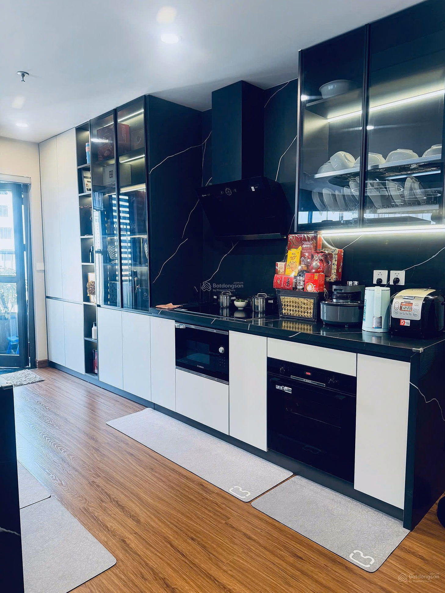 Owner needs to sell corner apartment at The Golden Palm Le Van Luong 125m2, 3 bedrooms, price 13.8 billion***