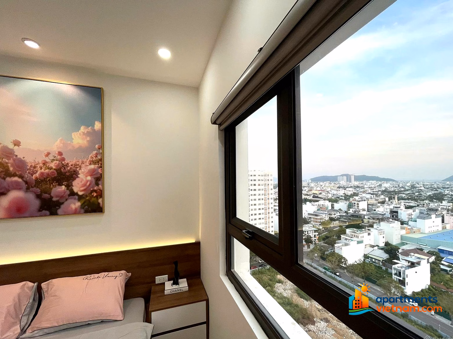 Commercial corner apartment SSH08 with sea view for sale!
