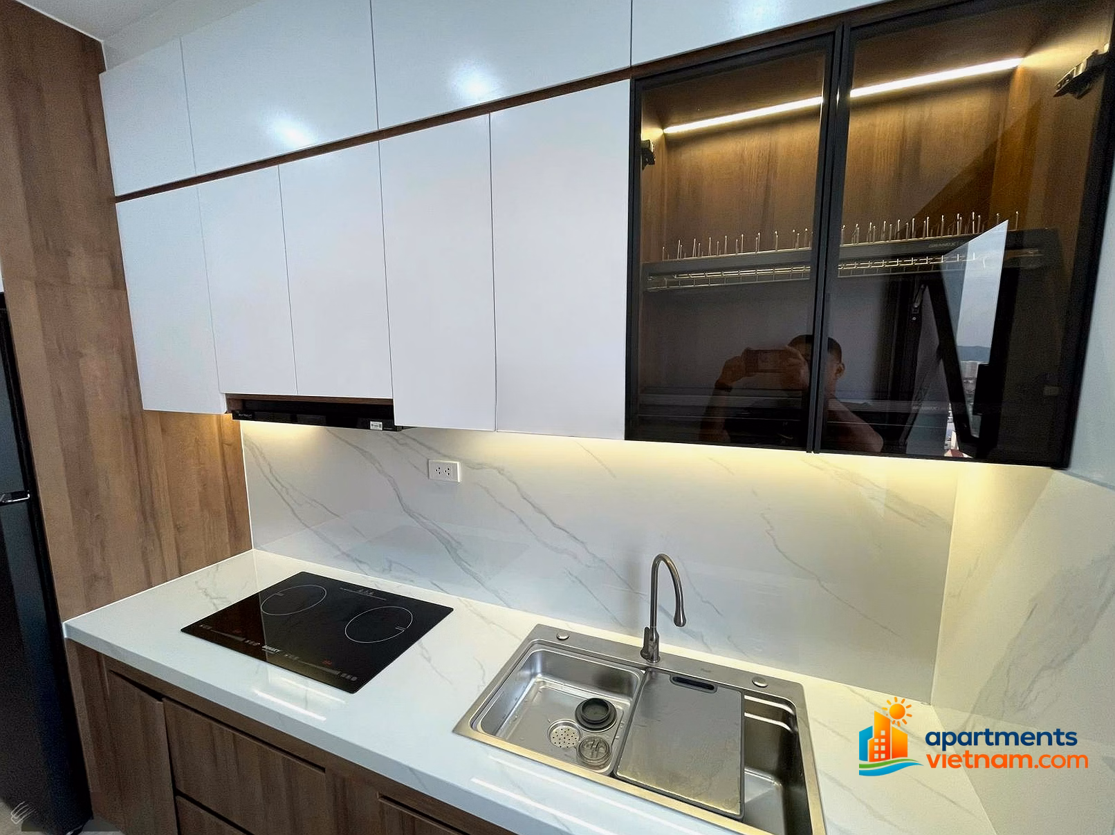 Commercial corner apartment SSH08 with sea view for sale!