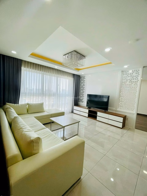 Quick rent CH Happy Valley PMH District 7 - 135m², high floor corner apartment. Contact: 0947 833 *** Phuong