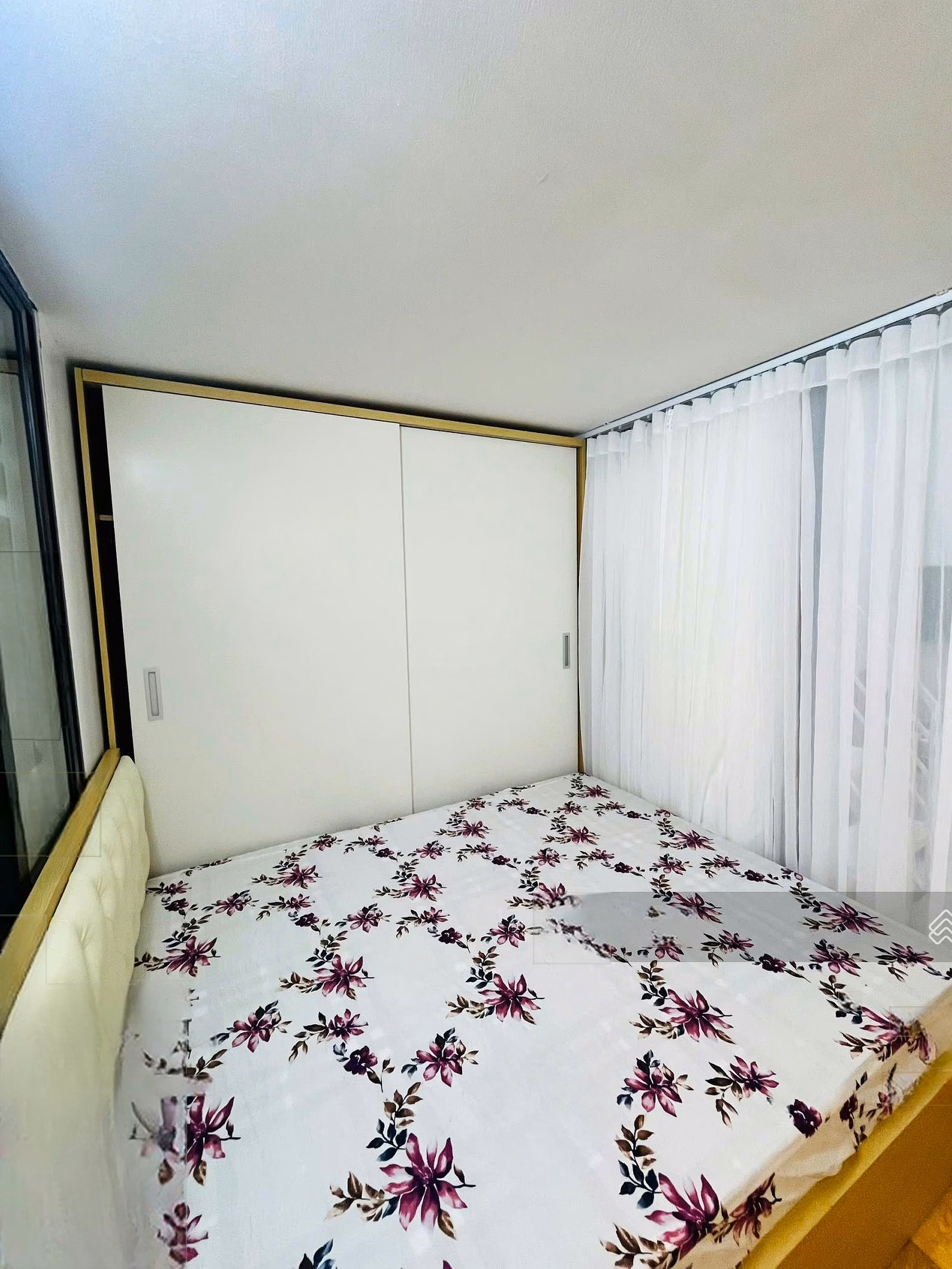 Selling a dormitory house right at Hoang Quoc Viet, Cau Giay, 50m2, 2 bedrooms, 1 bathroom, only 2.8 billion