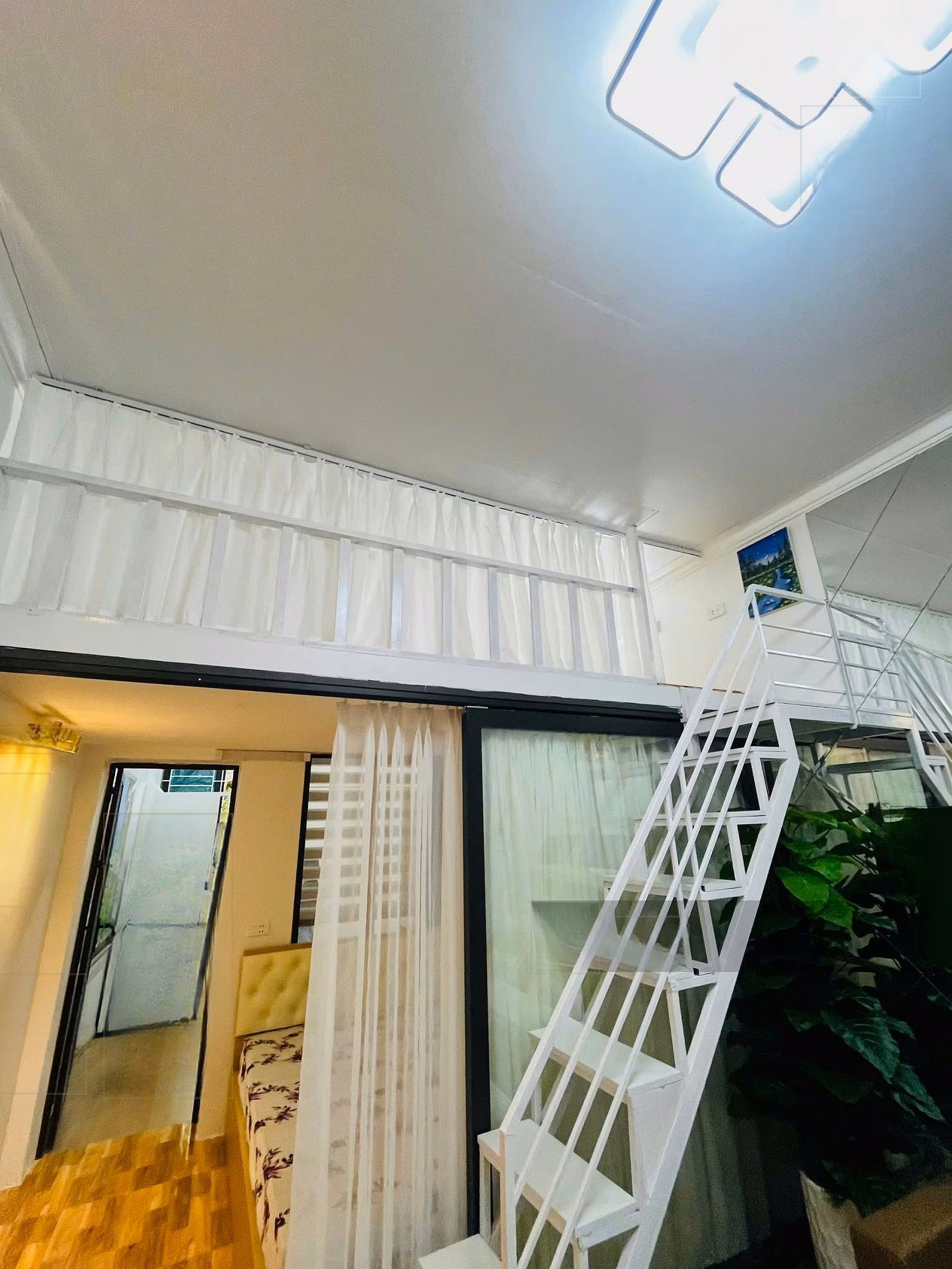 Selling a dormitory house right at Hoang Quoc Viet, Cau Giay, 50m2, 2 bedrooms, 1 bathroom, only 2.8 billion
