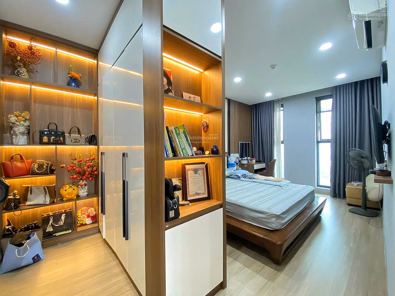 Owner sells apartment VIP04 Anland Lakeview (3 bedrooms/2 bedrooms), view of Thien Van Lake. Price is slightly 7.8 billion***