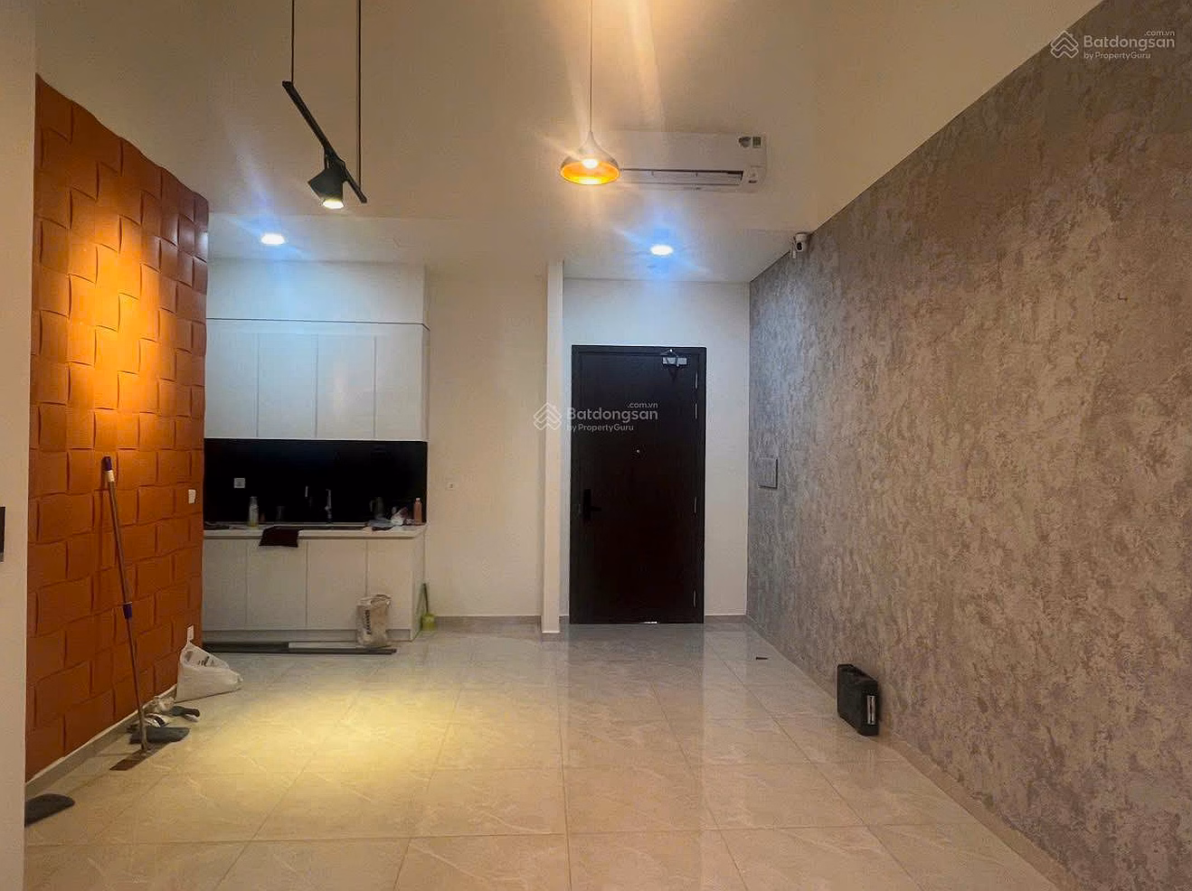 The owner sends Celesta Rise garden apartment for rent with classy living space (21 m² garden)