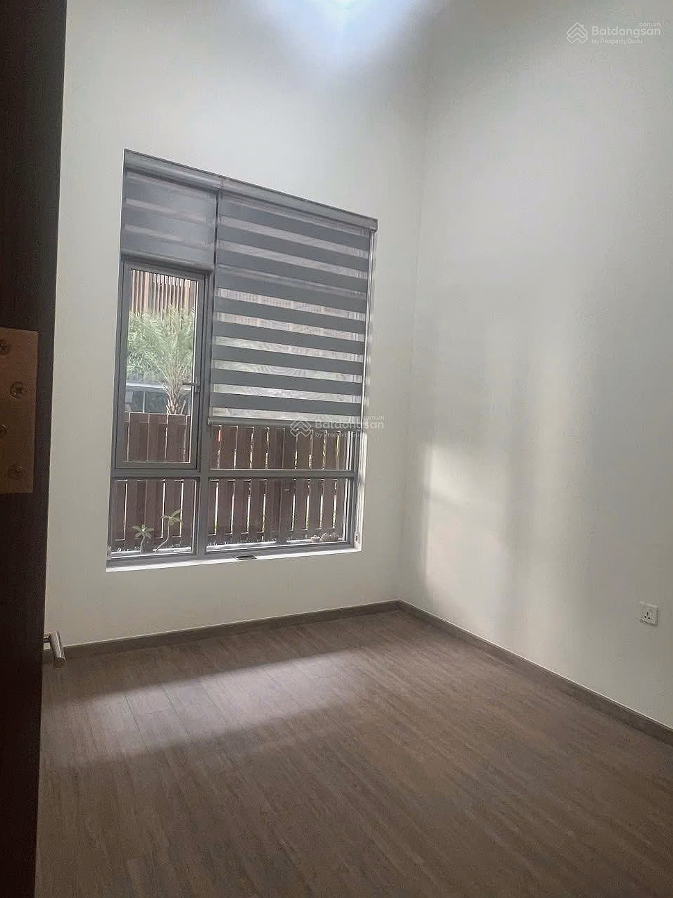 The owner sends Celesta Rise garden apartment for rent with classy living space (21 m² garden)