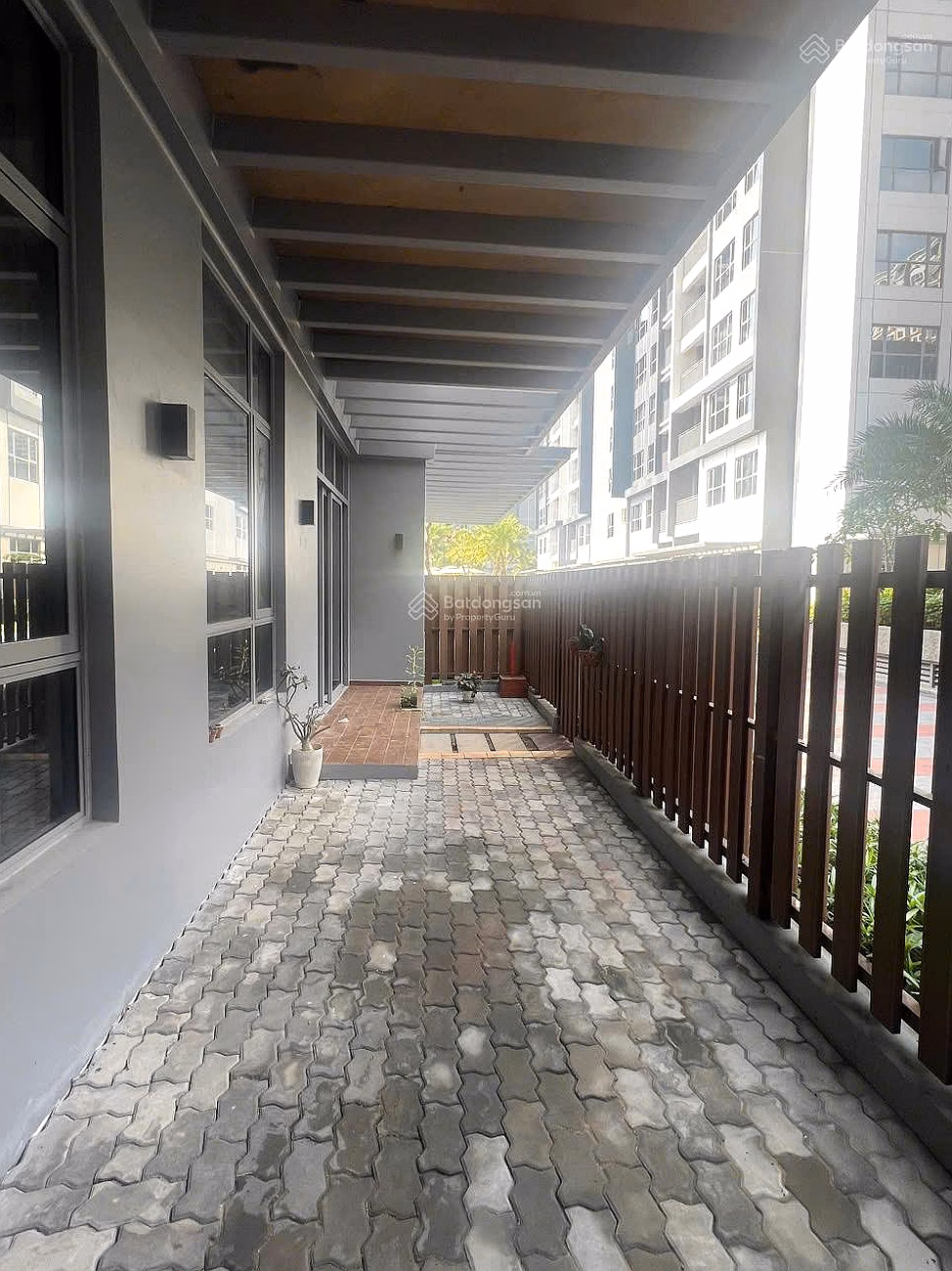 The owner sends Celesta Rise garden apartment for rent with classy living space (21 m² garden)