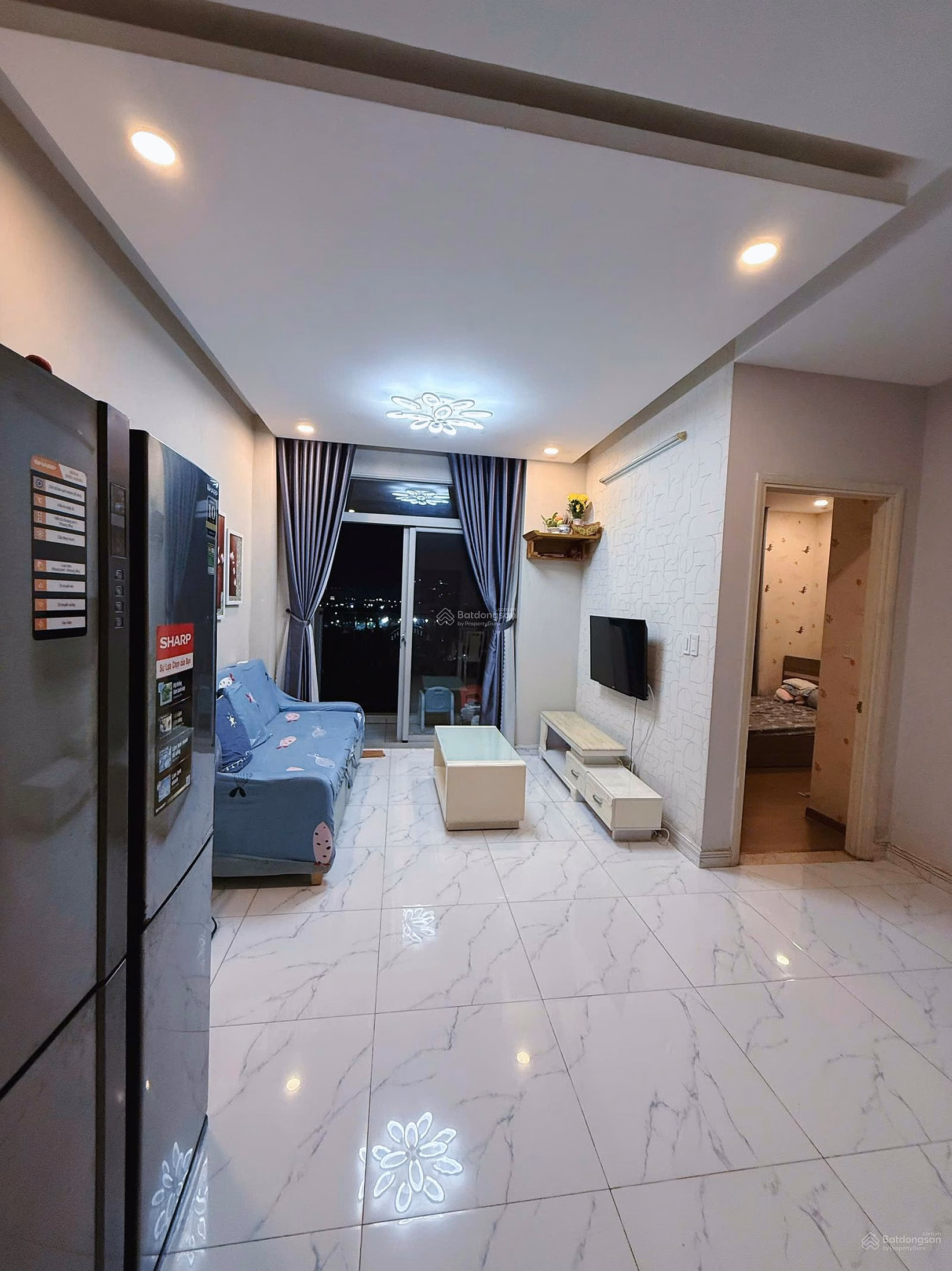 Owner needs to urgently sell Block A, 2 bedroom, 2 bathroom apartment. Fully furnished, airy middle floor. Price is only 3.8 billion TL