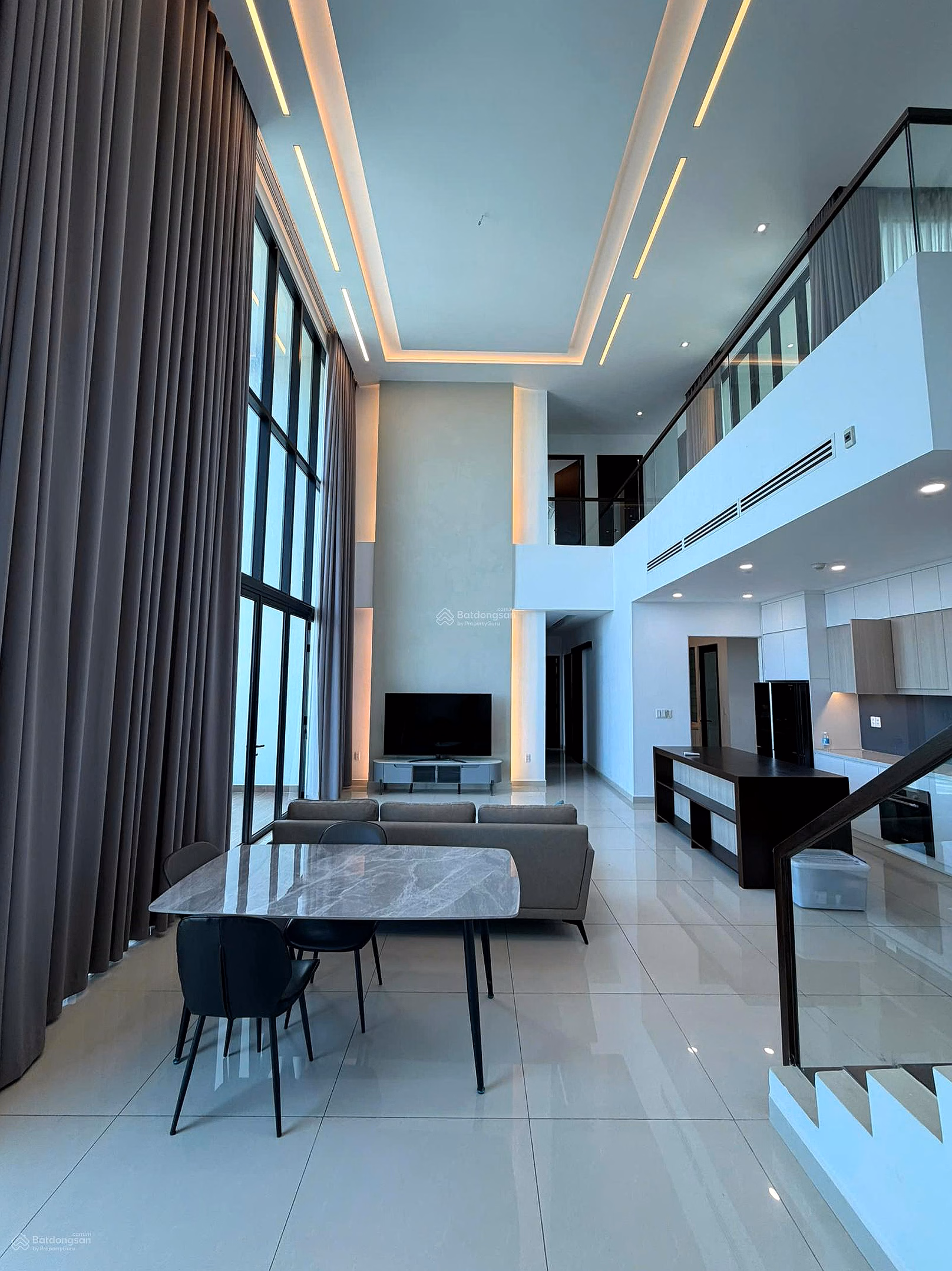 Penthouse D'edge Thao Dien, Area: 420m2 + Private swimming pool, view of Saigon River Price: 80 billion***