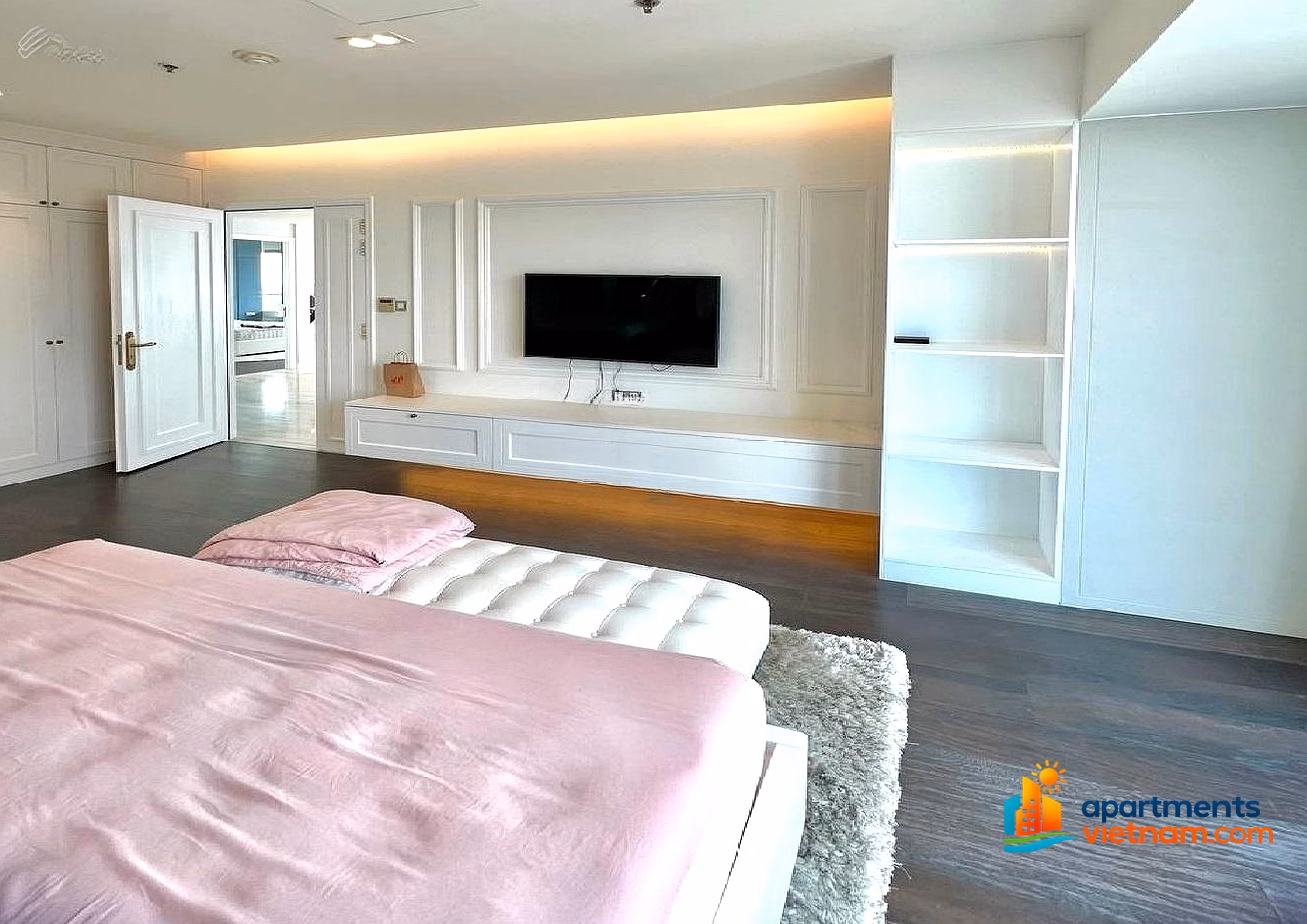 High-class furnished 2-bedroom apartment for rent right at Vincom Center, District 1, amazing corner view
