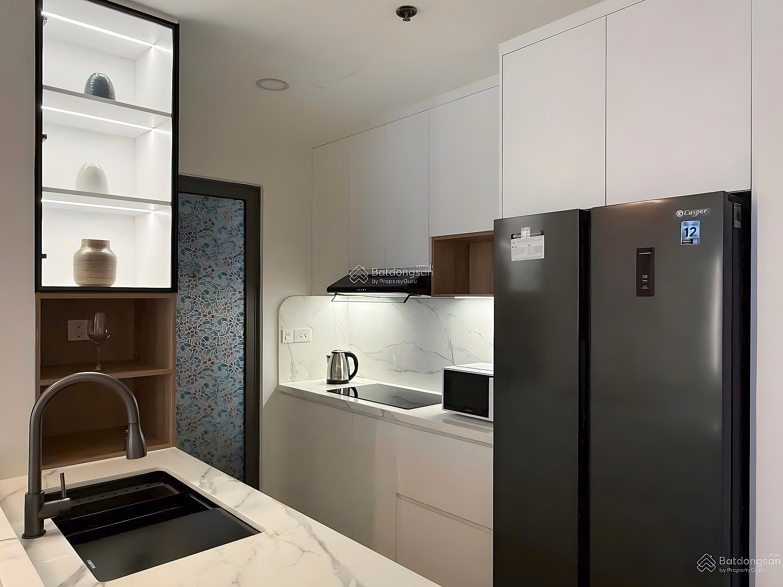 Apartment for rent urgently at Oriental Plaza, Tan Phu. Area: 82m2, 2 bedrooms, 2 bathrooms. Price 10 million*** - Hoa