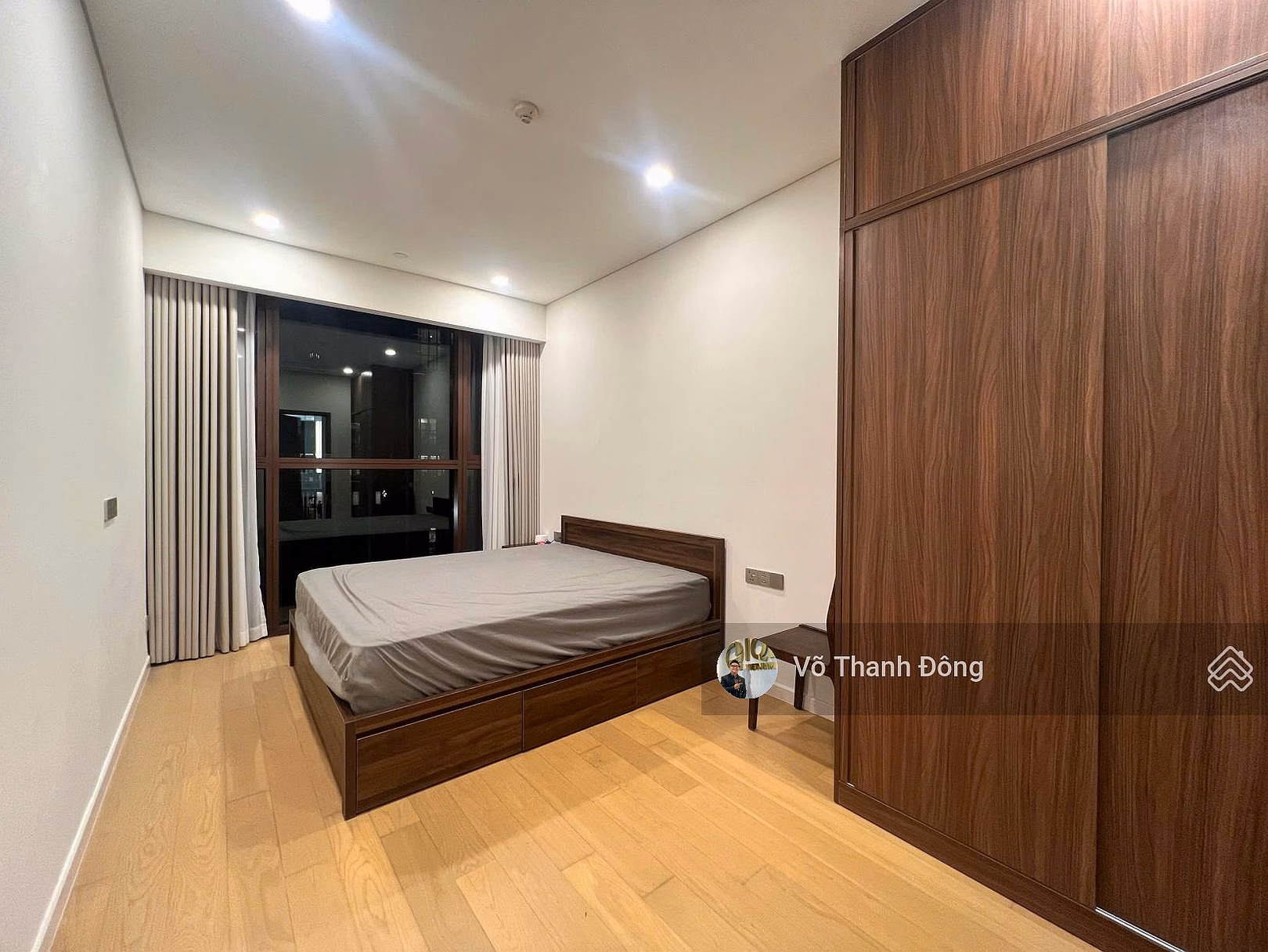 Selling 2 bedrooms 70m2 The Galleria Metropole, river view, price 25.5 billion inclusive, full beautiful furniture