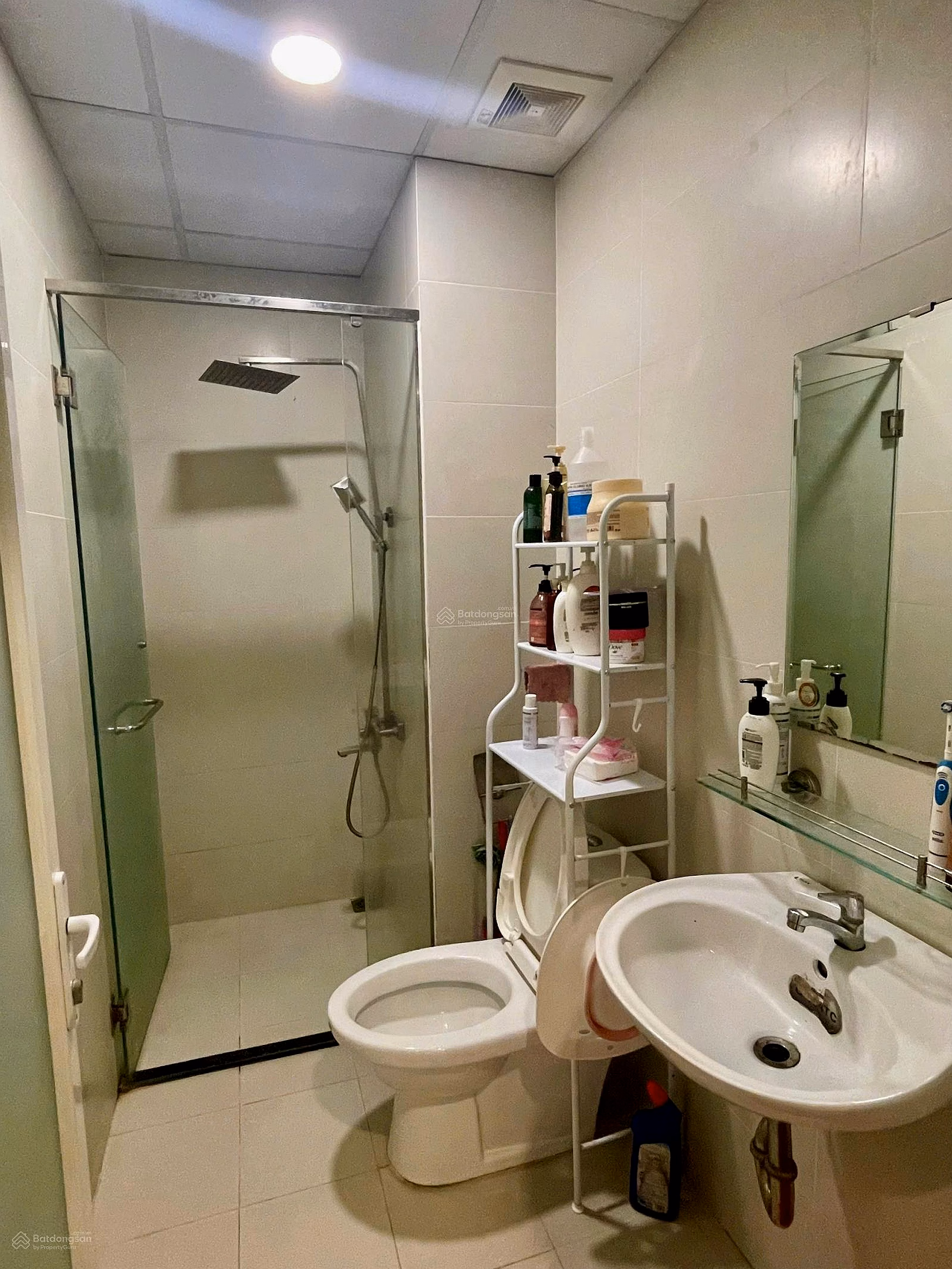 Selling a 2 bedroom, 2 bathroom, 62m2 apartment in Dream Home Palace Q8 apartment with full furniture