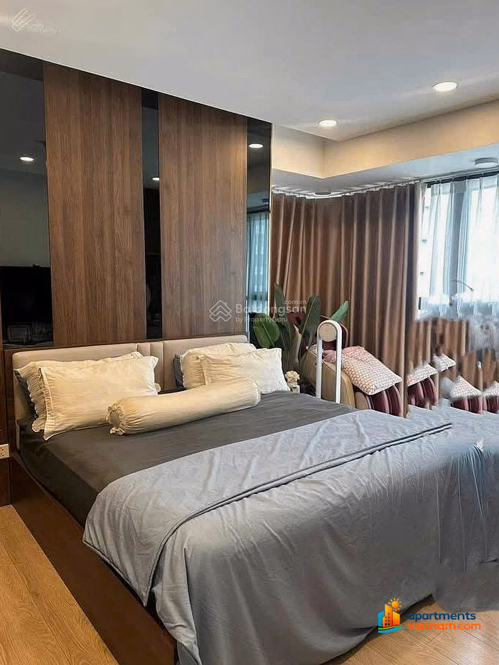 Apartment for rent with 2 bedrooms, 2 bathrooms, 75m2 at The Prince Residence, 17 million, nice view*** meet Hien