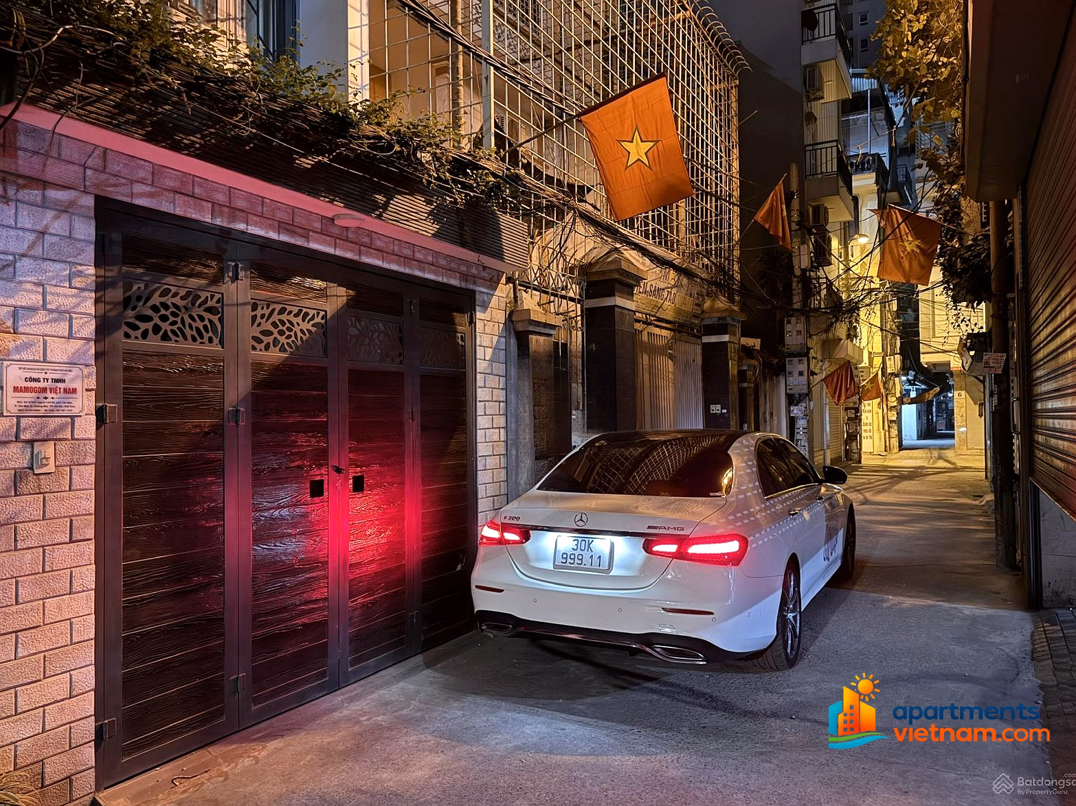 Owner sells house lot 670H7 Tan Mai, 73m2, car elevator to enter the house