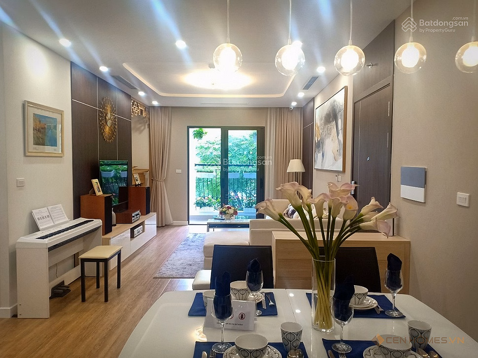 The owner is selling the apartment on the 16th floor, building N07B1 Thanh Thai, Dich Vong***