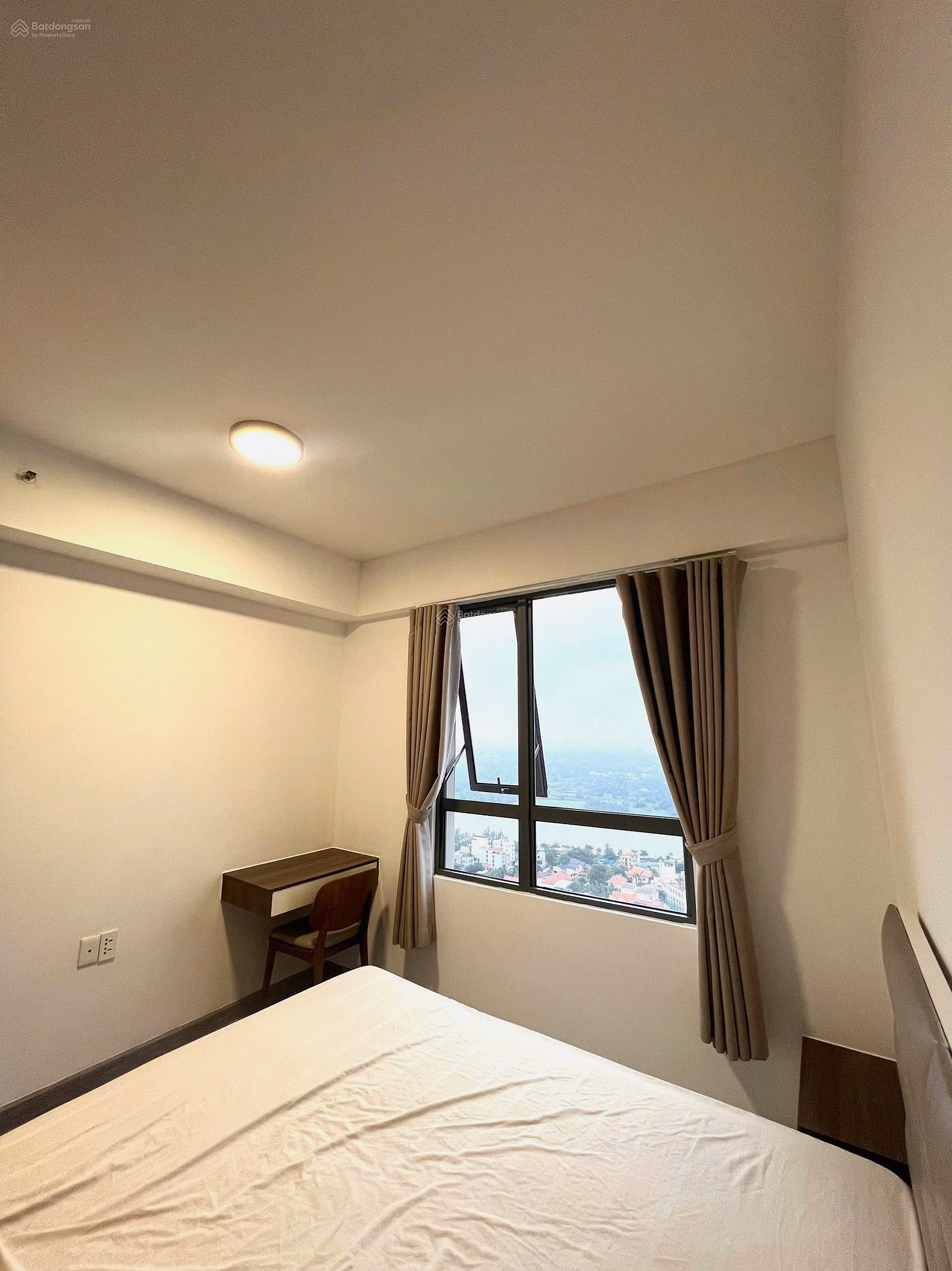 Need money urgently sell 3 bedroom apartment Masteri Thao Dien, beautiful river view, investment price 2 billion cheaper than market